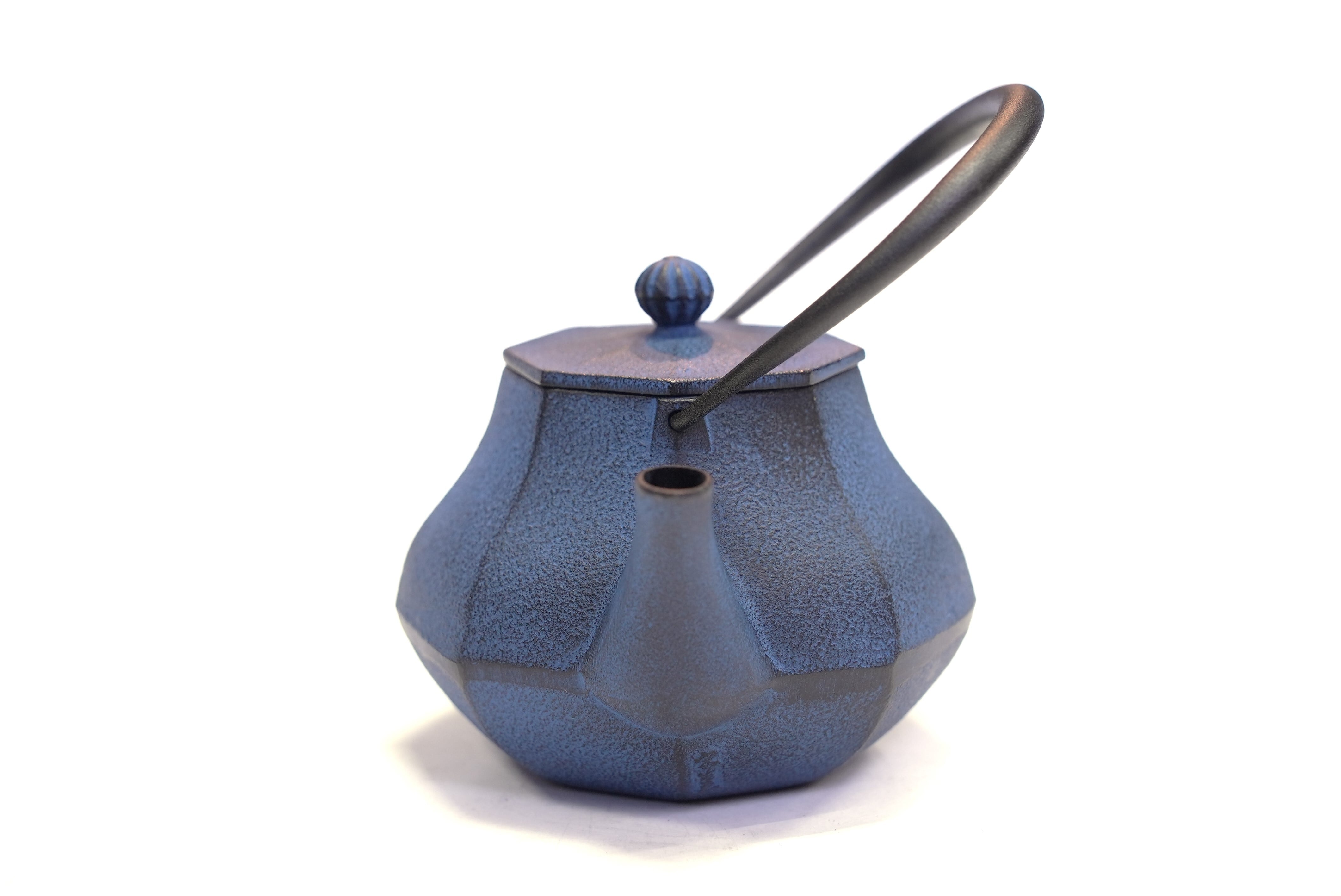 受注生産品)南部鉄器 鉄瓶 みやび 青 0.4L | 1848年創業 南部 受注生産品)南部鉄器 鉄瓶 みやび 青 0.4L | 1848年創業 南部