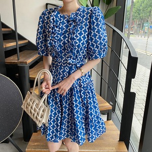 ワンピース ドレス レディース 送料無料 ティアードワンピース ウエストリボン フリル ひざ丈 袖あり クルーネック パフスリーブ オーバーサイズ かわいい 大人可愛い きれいめ 上品 おしゃれ 大人女子 こなれ感 ラブリー キュート ガーリー 個性的 モード系 セクシー エレガント モダン 主役級 存在感 フォーマル 抜け感 S M L XL 黒 ブラック ベージュ ドット柄 水玉 春 夏 秋 冬 オールシーズン 20代 お出かけ パーティー イベント 美脚 脚長 インスタ映え