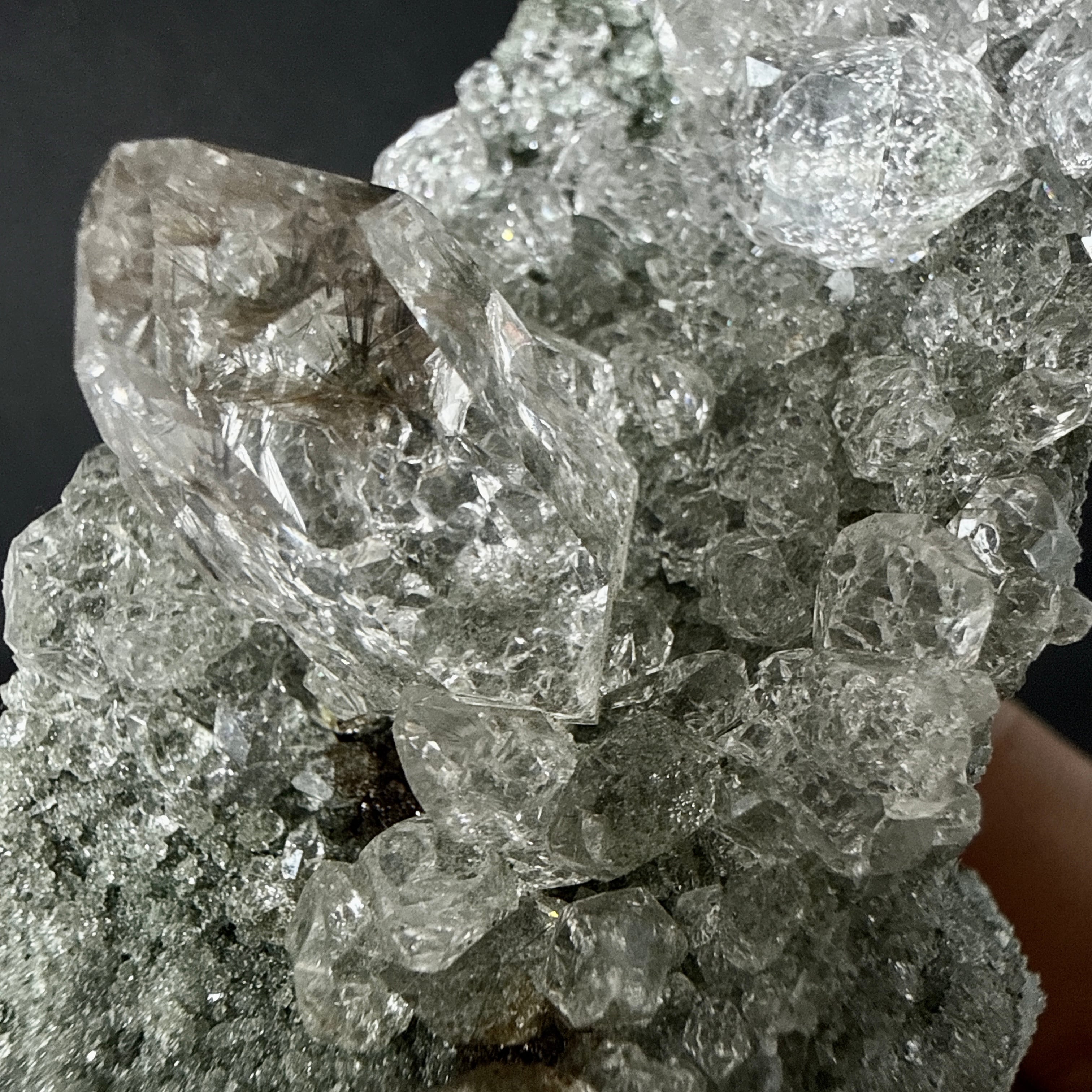 382 インドマニハール産ルチル入り水晶クラスター | Mea Via Stone