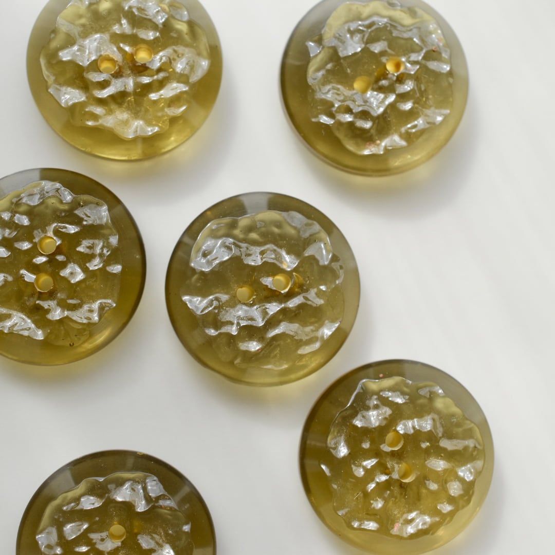 フランス 凹凸クリアカーキ 2穴 17.5㎜