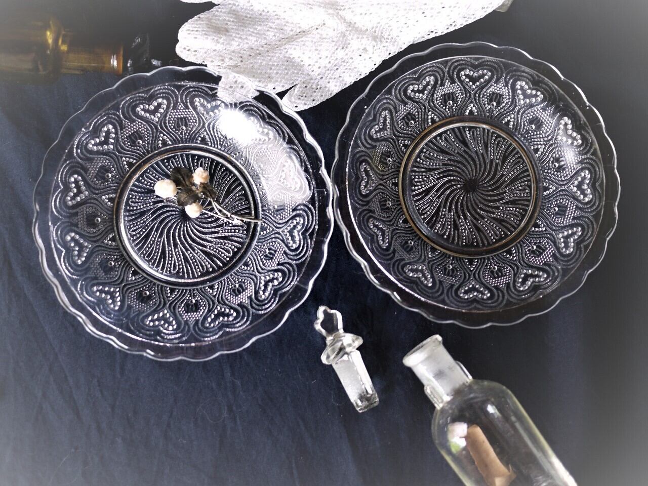 プレスガラス レース皿2枚 ドイツアンティークガラス