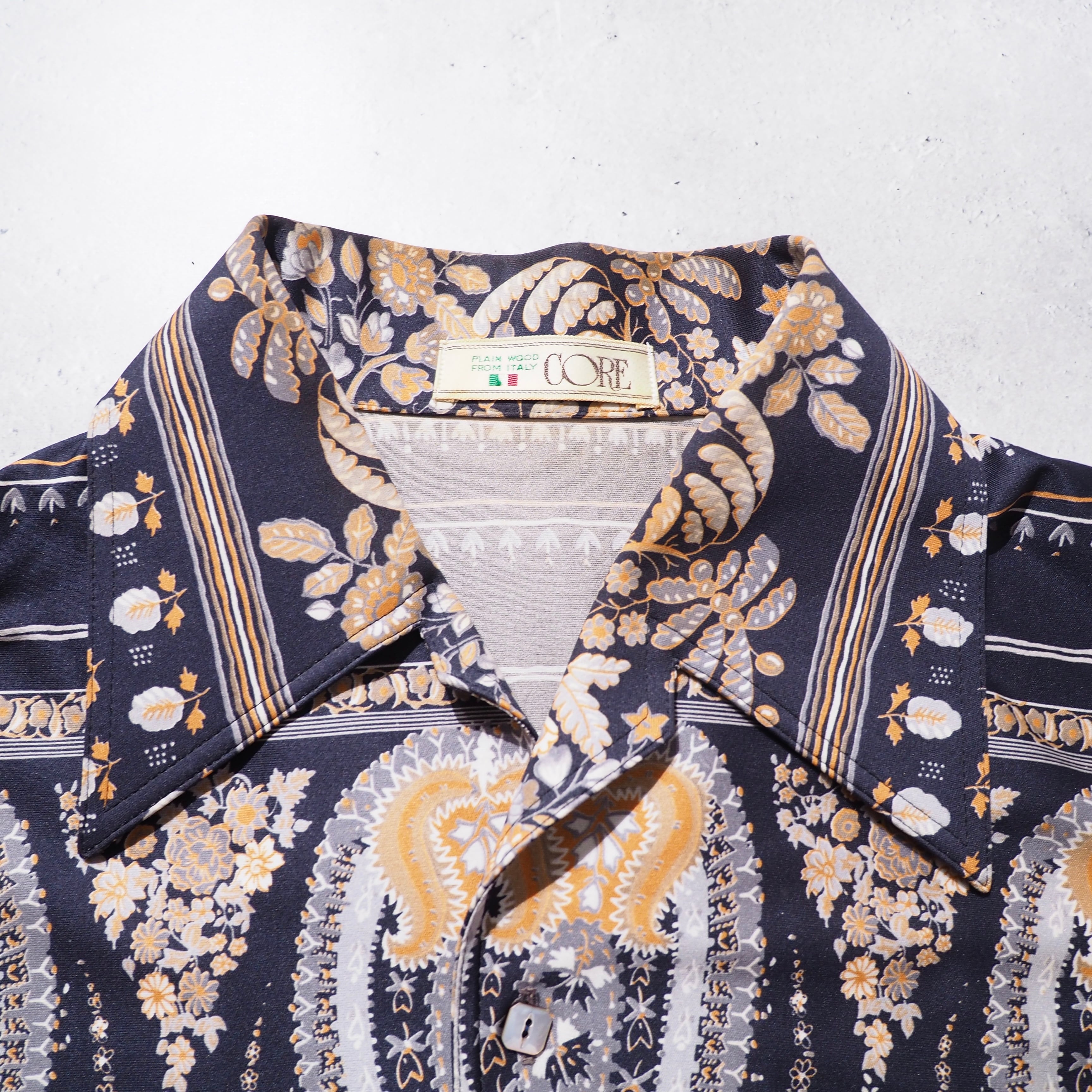 1970 - 80s " 儚美 " Beautiful Flower Pattern vintage Open collar shirt