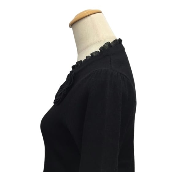 売れ筋 【新品】スーパービューティーコサージュ付衿袖先透かしフリル