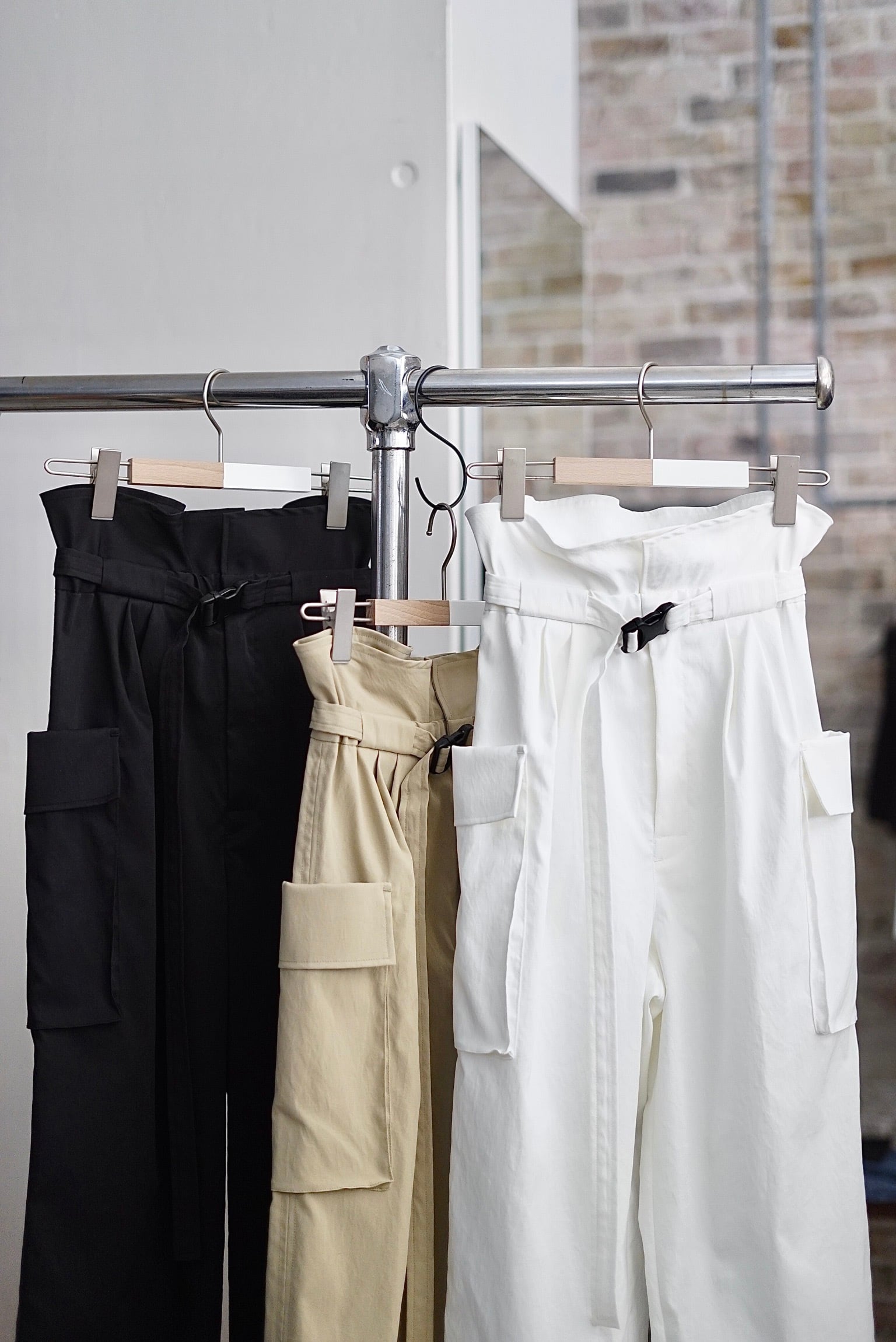 IIROT / High Rise Band Pants（ Beige / Black / White ） | JUQUI Online