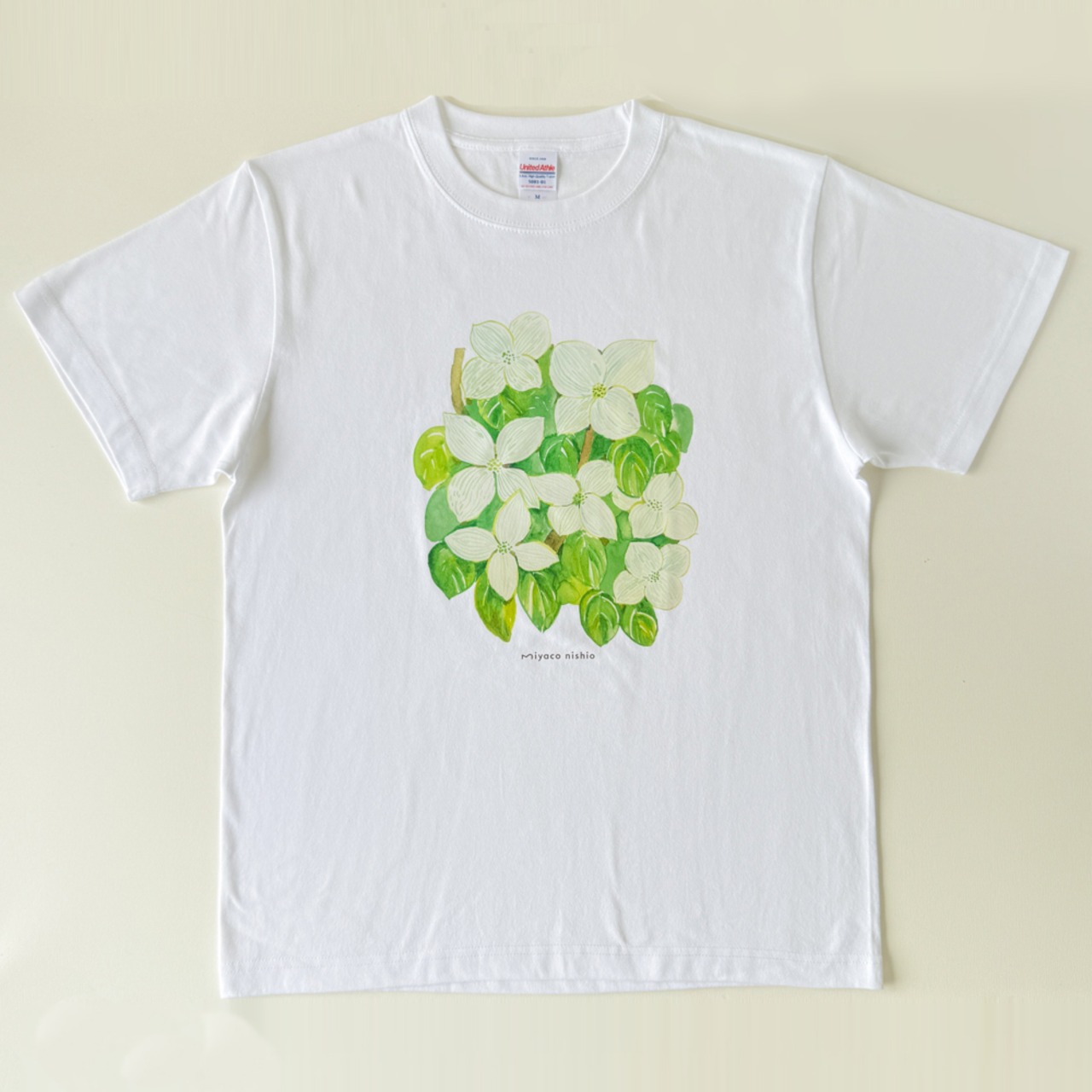 水彩画を着るTシャツ　「ヤマボウシ」