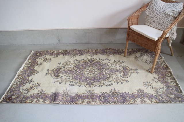 Turkish rug  No348　208×111cm