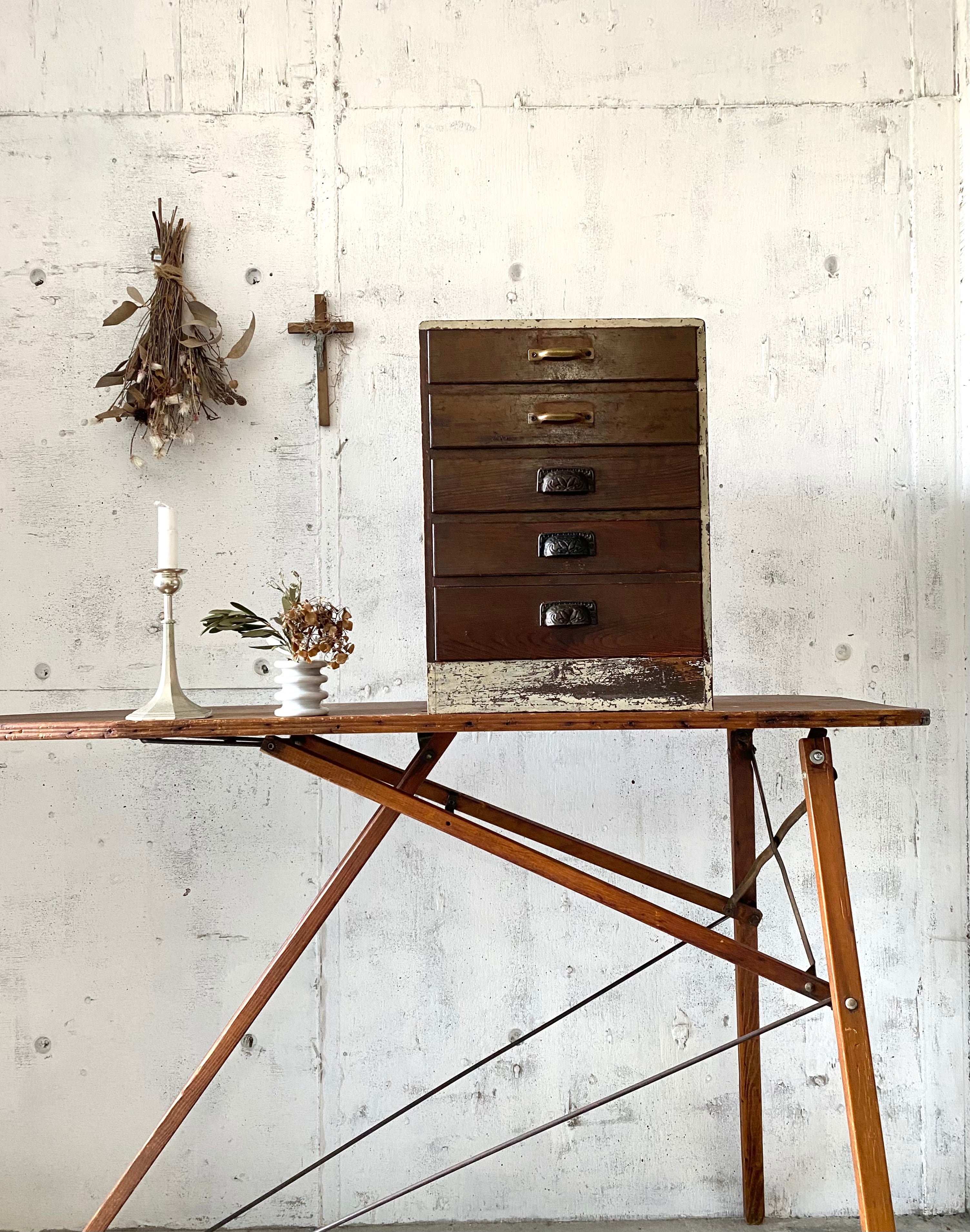 上品な佇まいの収納棚[古家具] | giraffes craft