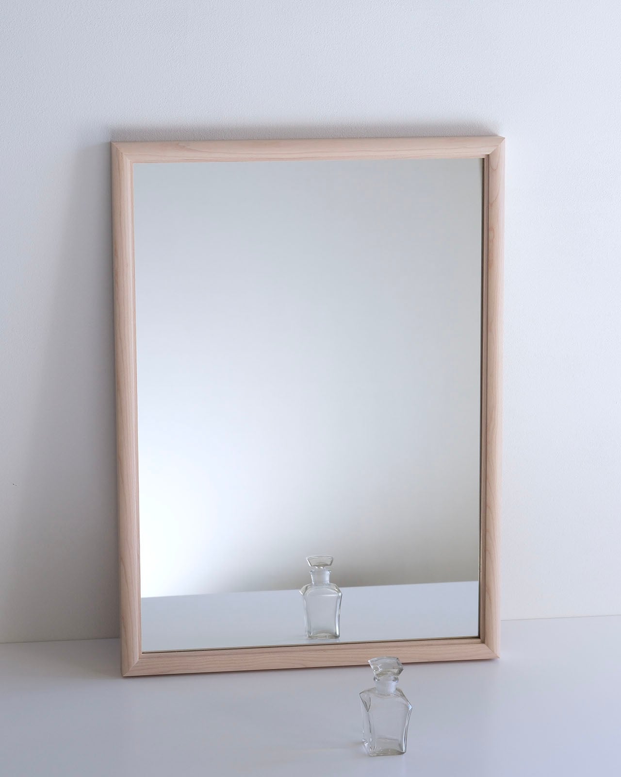 壁掛けミラー #002 | Portrait Furniture
