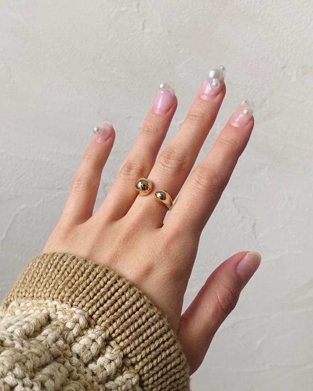 asymmetry ring (gold)