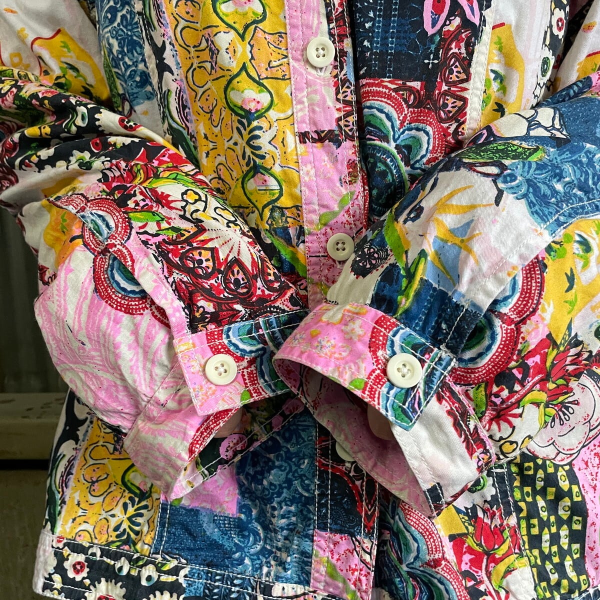 ヴェルサーチ　総柄　バロック柄　ナイロンパンツ　50サイズ　黒 ヴェルサーチ 総柄 バロック柄 ナイロンパンツ 50サイズ 黒