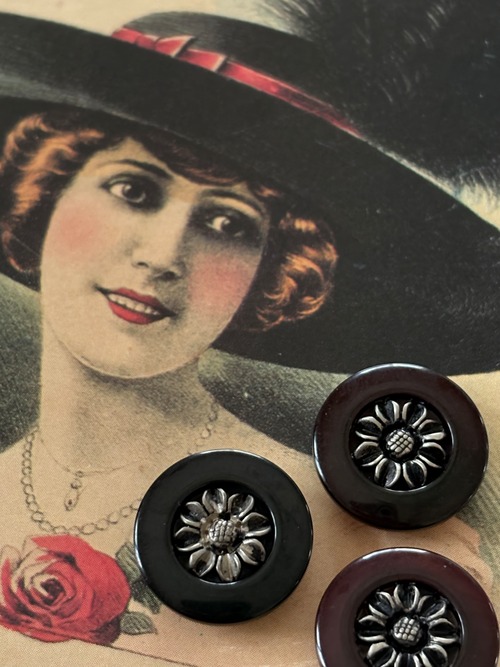 17mm Japanese ヴィンテージボタン フラワー アクセサリーパーツ 樹脂 装飾材 カルトナージュ
