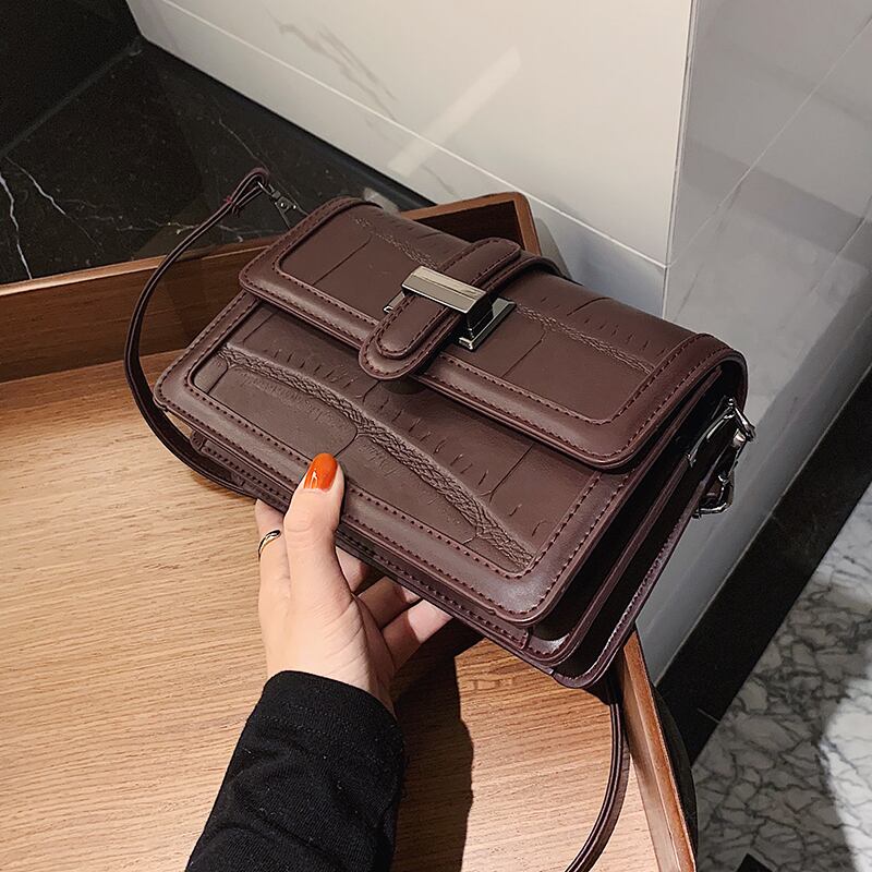 オータムウィンターレッドスタンダード レトロ 秋物 冬物 スクウェア メッセンジャーバッグ 手作りハンドバック29160312863