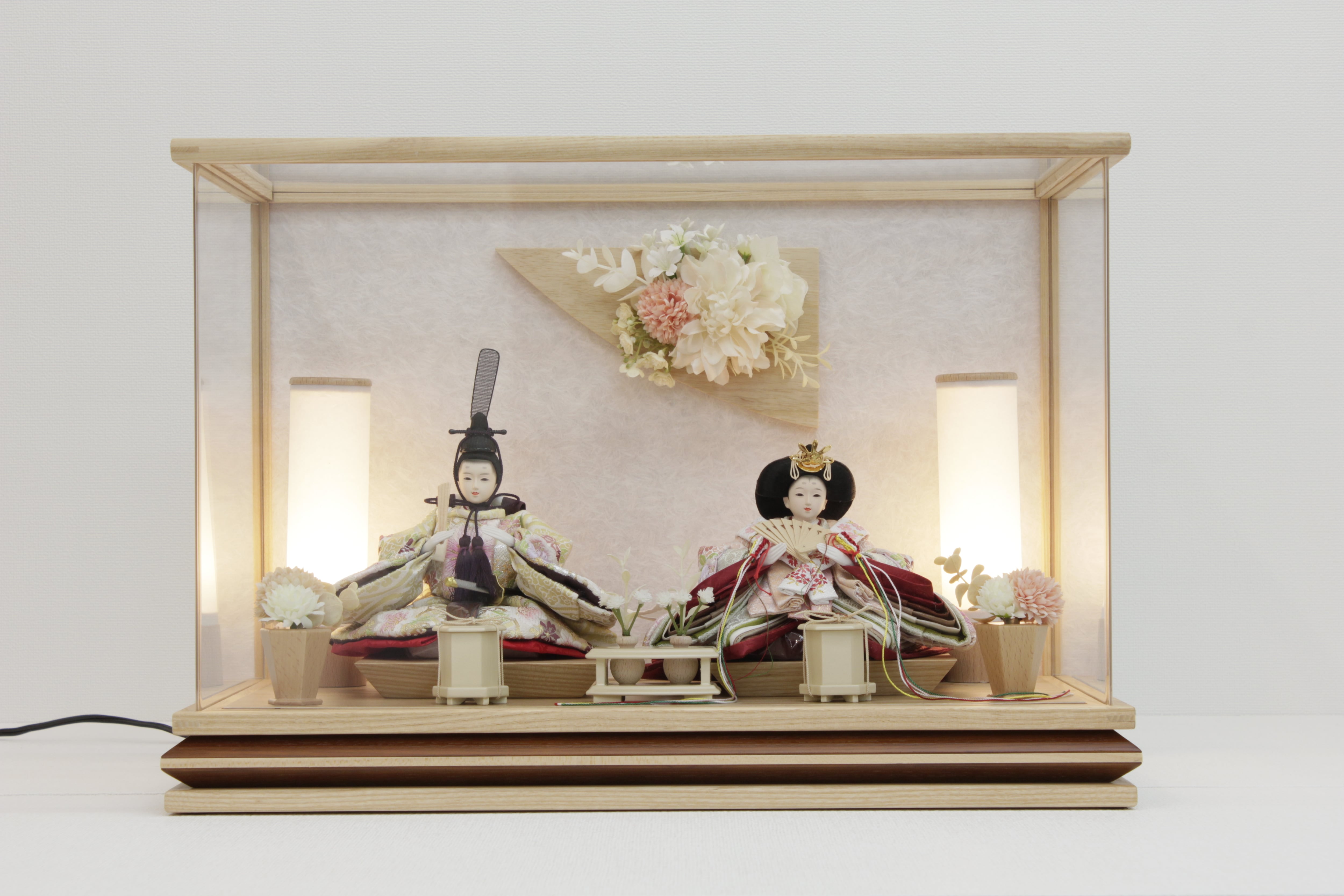 平安豊久　雛人形アクリルケース入り親王飾り・間口約４６×奥行約２８×高さ約２９㎝ 平安豊久 親王 小芥子 5-Q パノラマケース（アクリル） | 人形のたいら