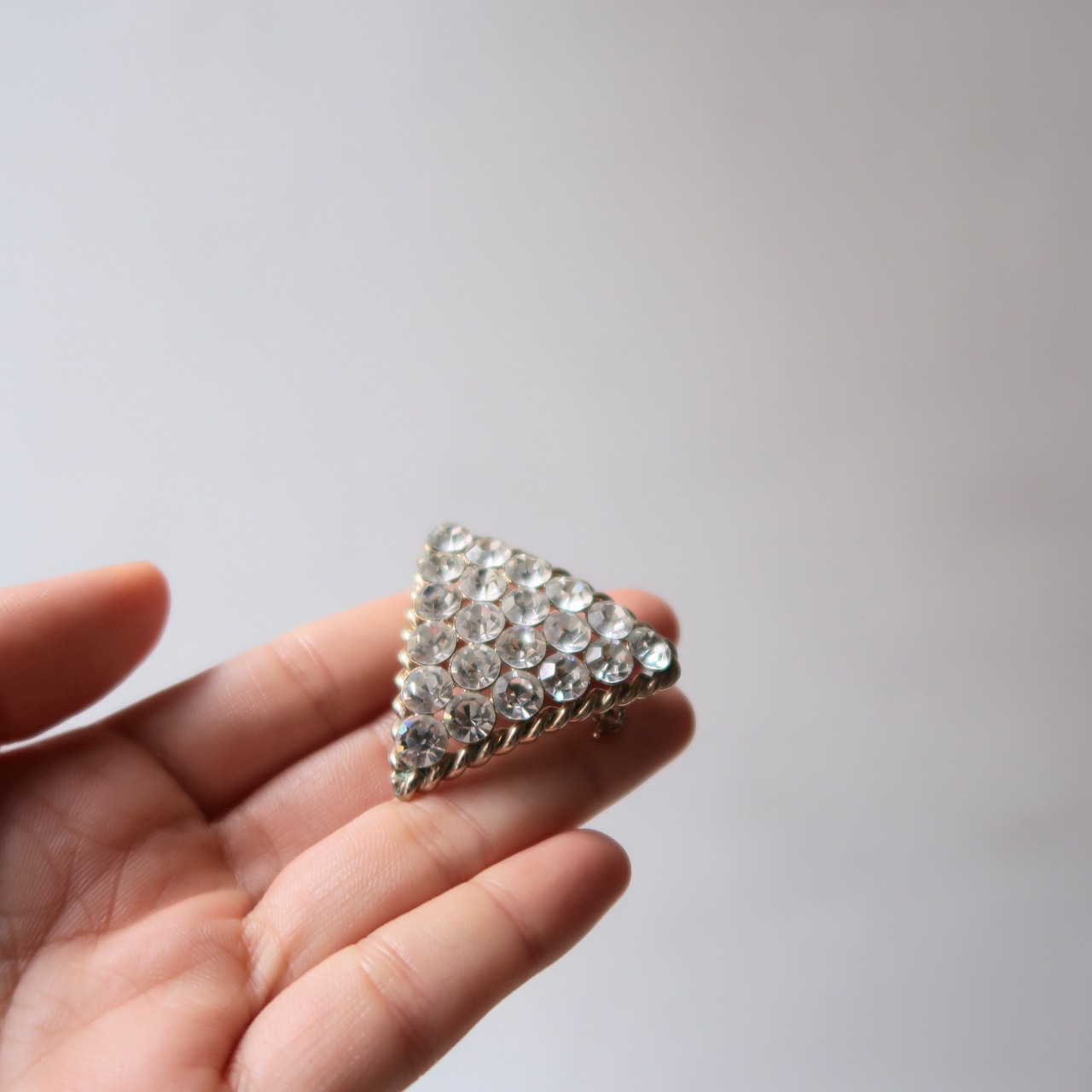 トライアングルのブローチ