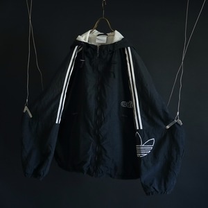 80s' old " adidas " over silhouette line & logo design hoodie quilting jacket