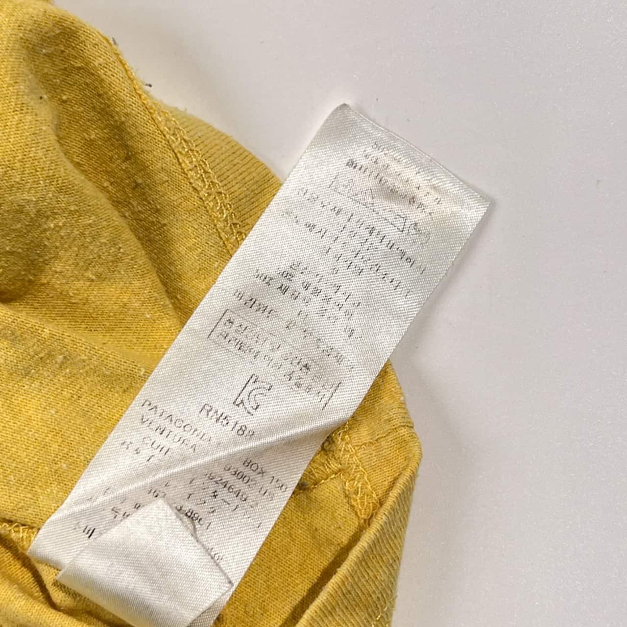 patagonia パタゴニア REGULAR FIT  背面 ロゴ デザイン 半袖 Tシャツ サイズ XS/マスタード イエロー系 メンズ リサイクル素材 アウトドア