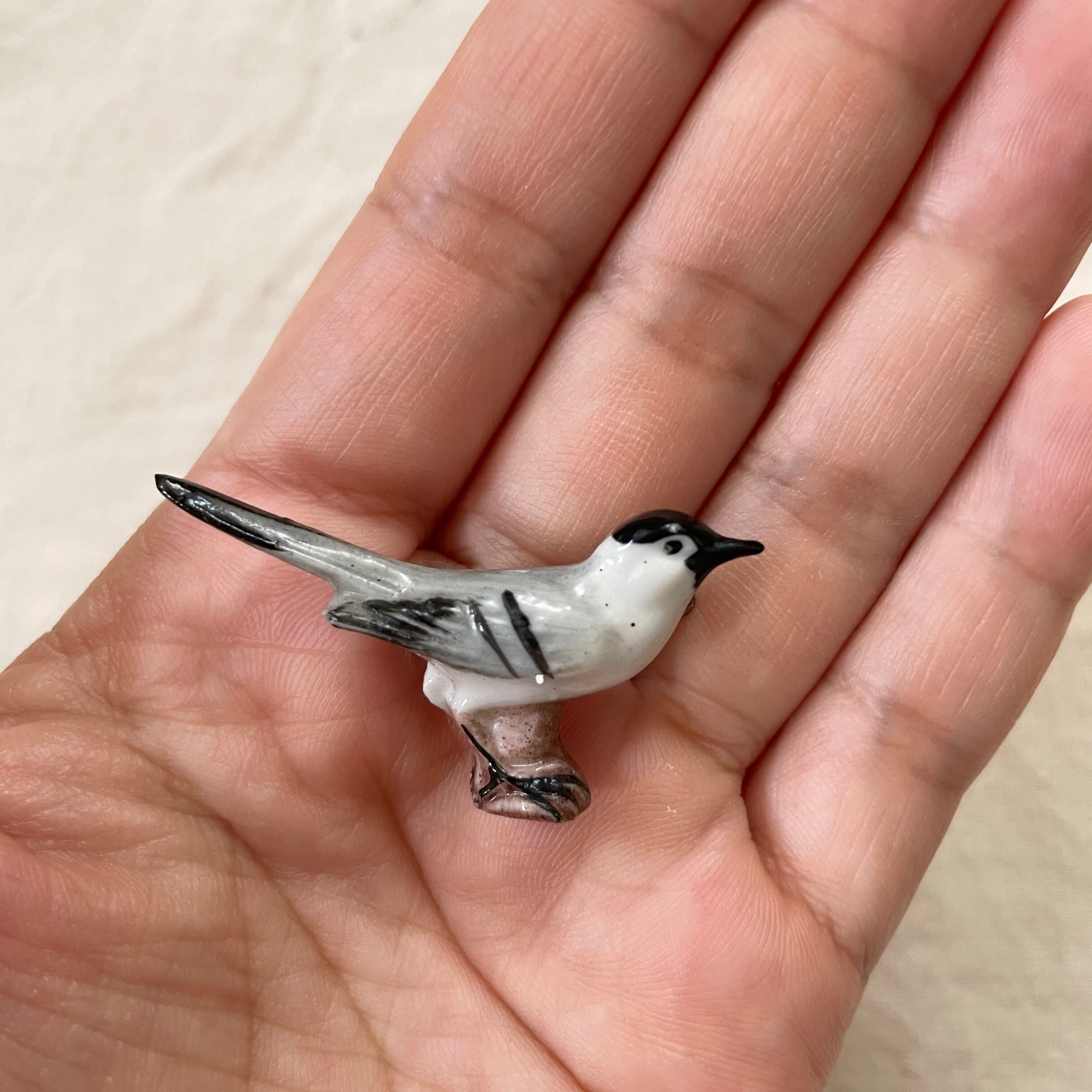 陶器の鳥ブローチ