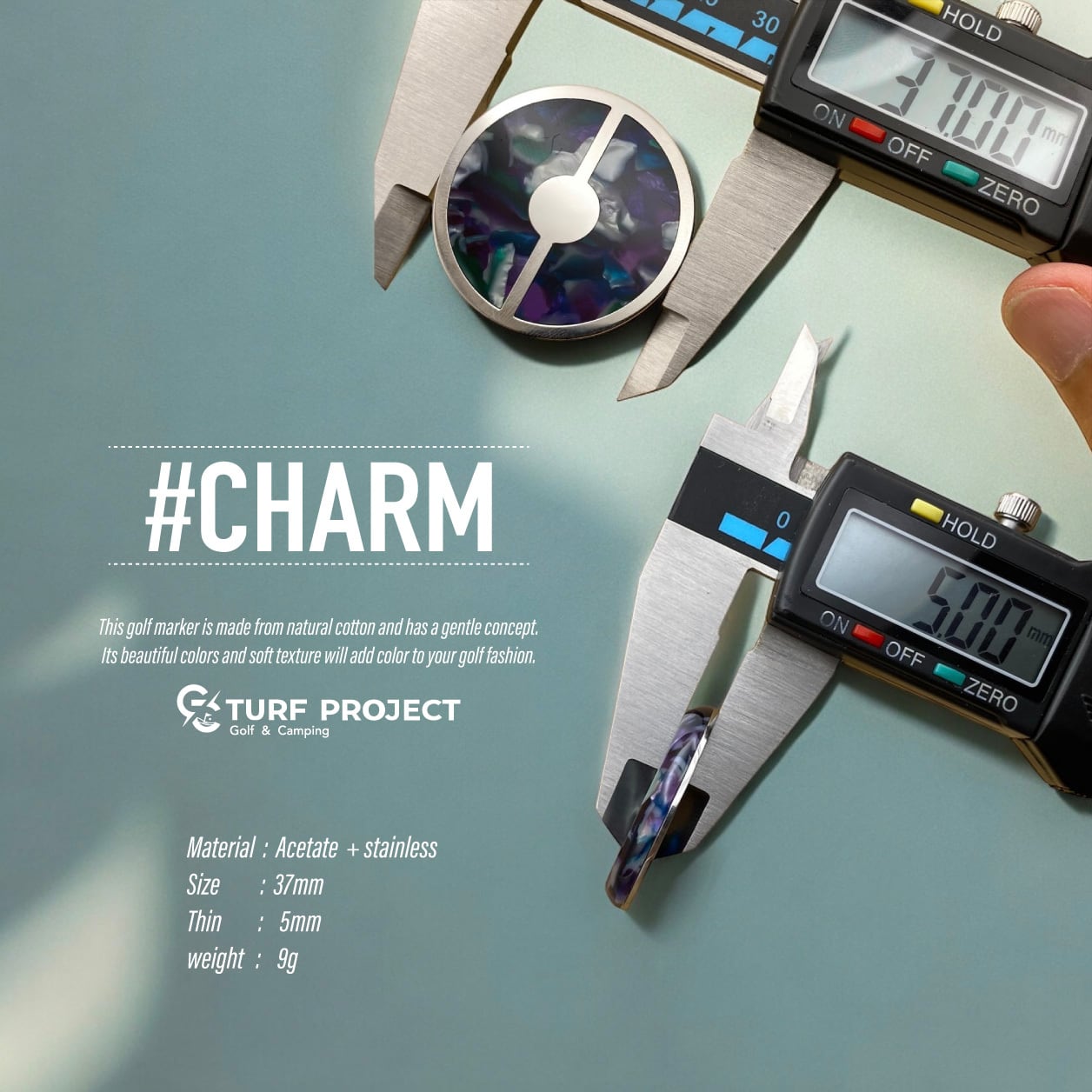 ＃CHARM / モデル名：ソラ（スカイブルー）/帽子と芝に映えるアセテートマーカー