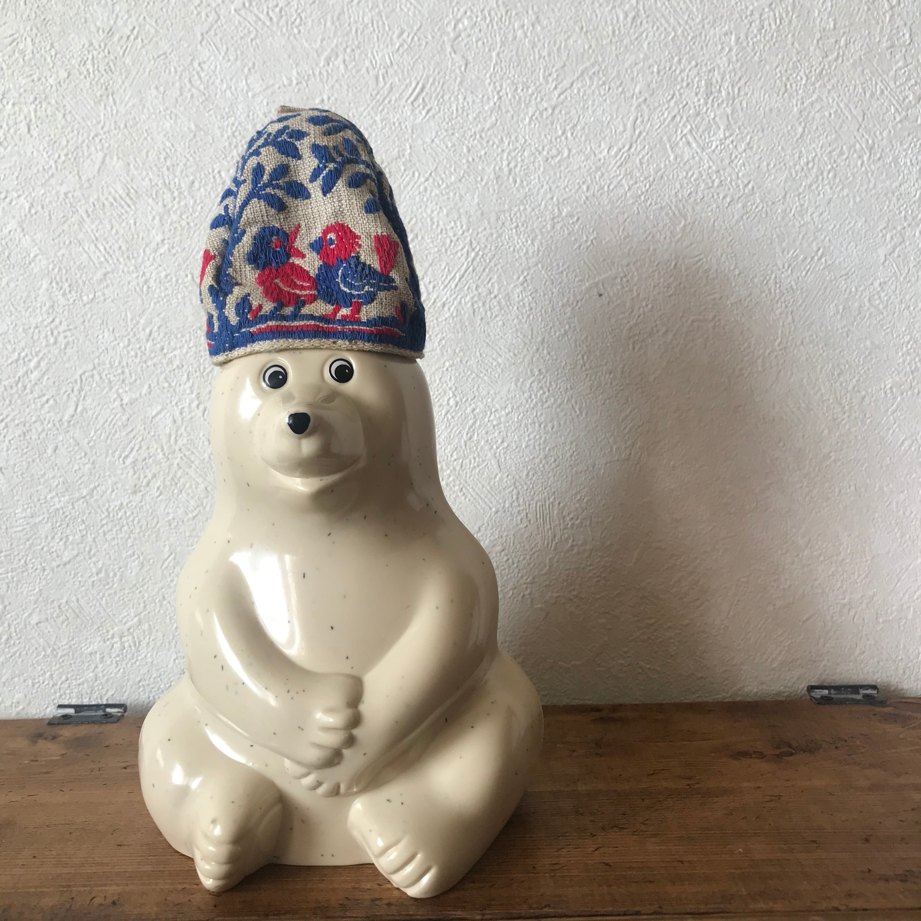 しろくま貯金箱と帽子