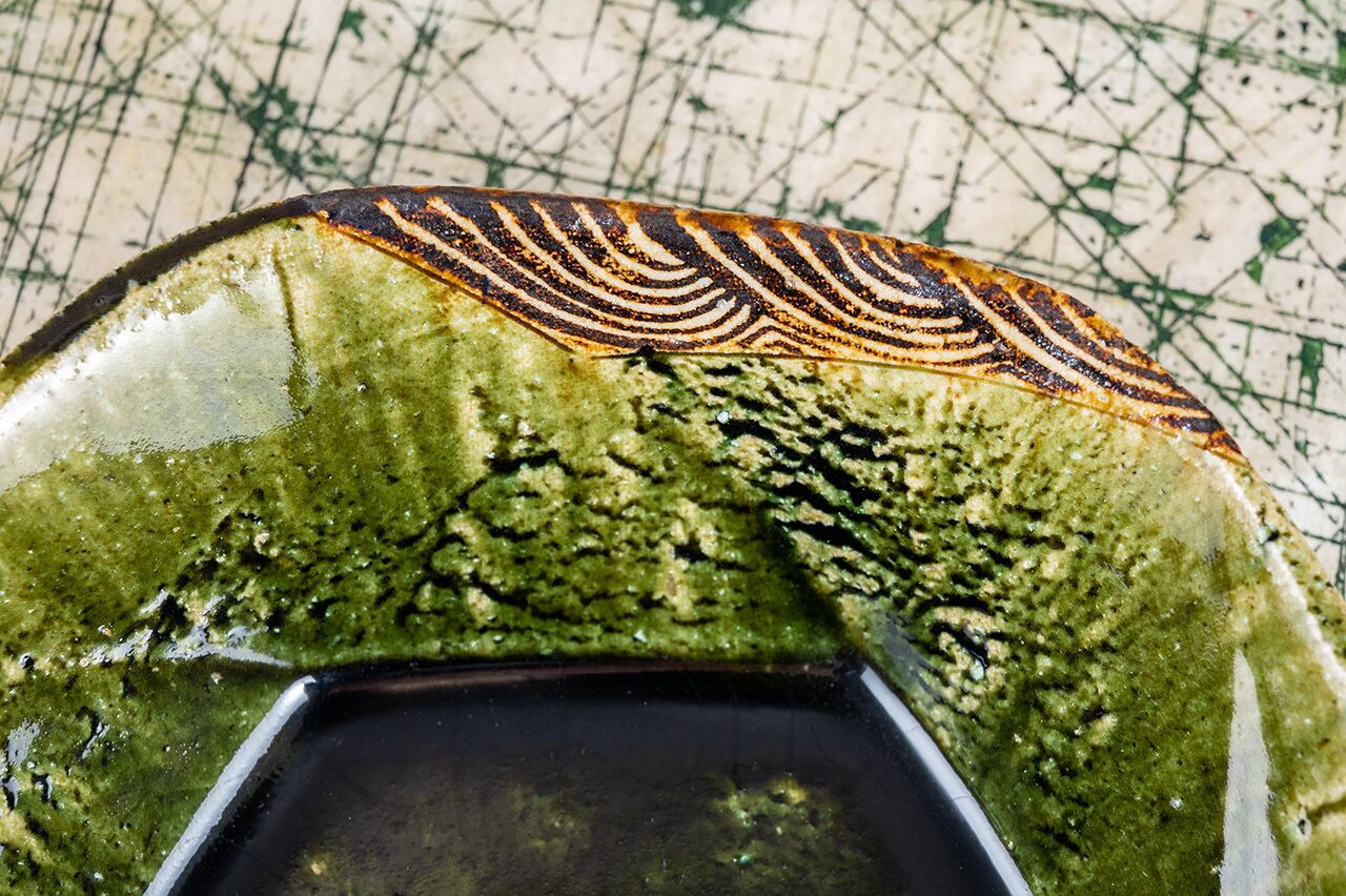 高鶴 淳  平皿 加藤幸治】五彩兎鶴文輪花6寸皿 – うつわ御結