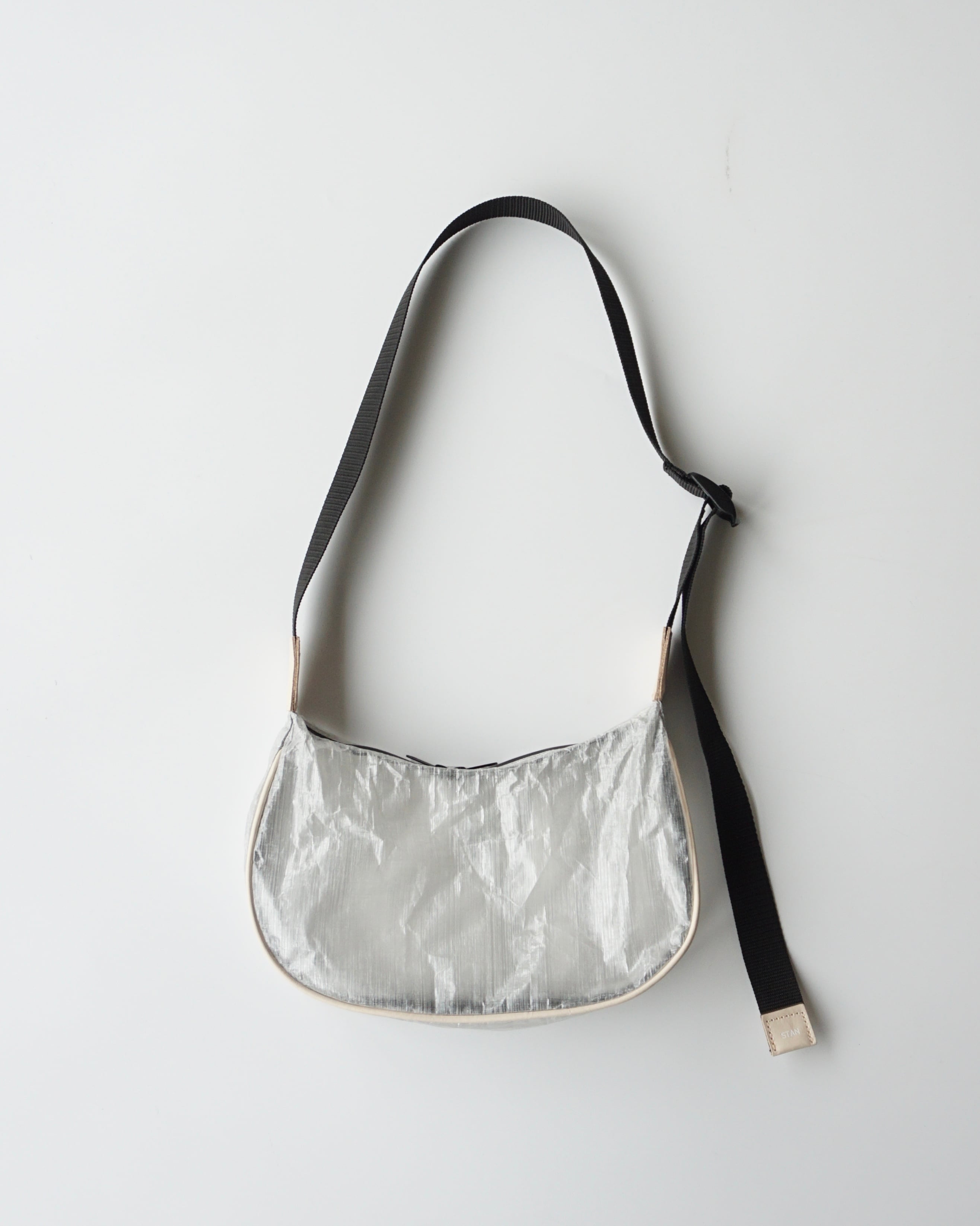 STAN Product R corner bag