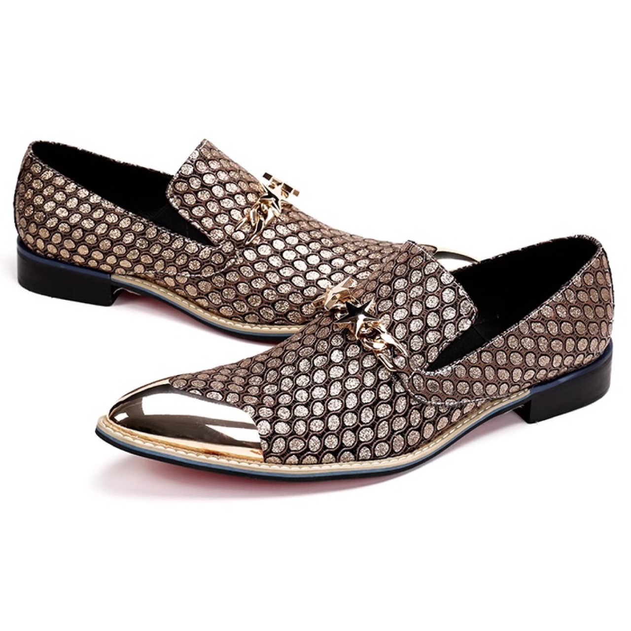 ビジネスからカジュアルまで幅広く活躍する金魚柄のデザインが特徴的な革靴　SS002