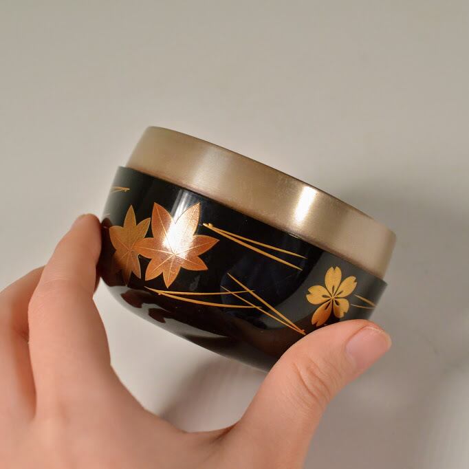 名工 加賀蒔絵師 高崎秋峰作 源氏車蒔絵 平棗 茶道具 名工 加賀蒔絵師 高崎秋峰作 源氏車蒔絵 平棗 茶道具 【公式通販】