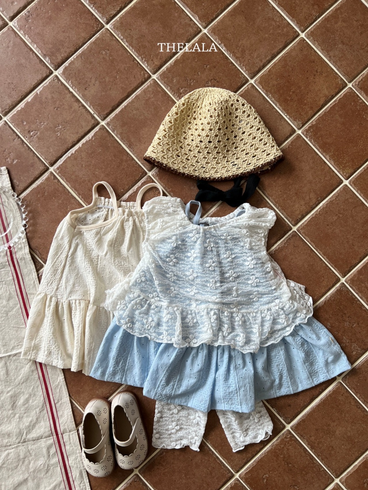 [THELALA] Lucky Sleeveless / [더랄라] 행운나시