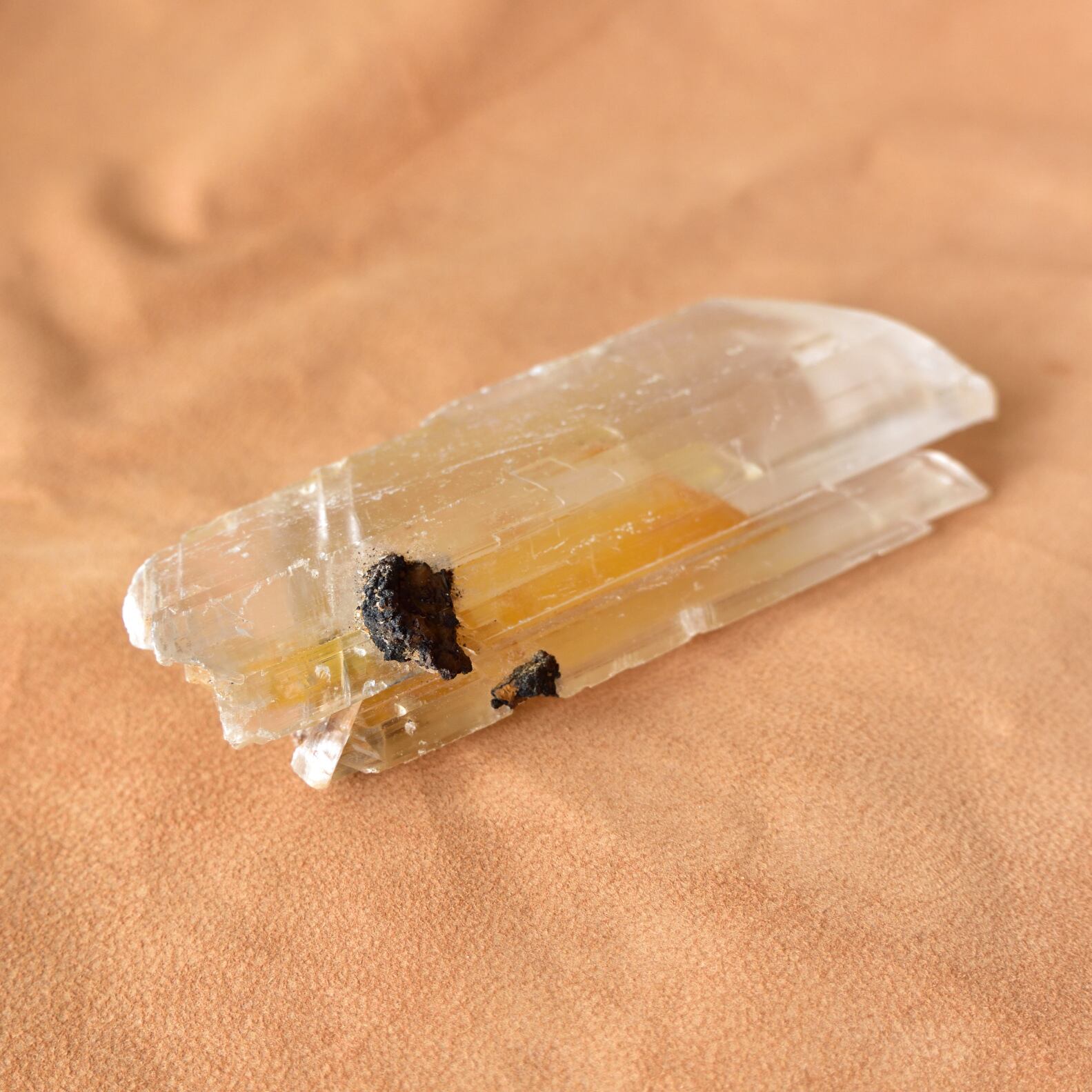 セレナイト・ブレード ゴールドジプサム シンギング 中国貴州省産 151g