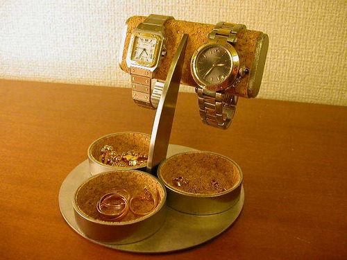 腕時計スタンド　腕時計スタンド おしゃれ　腕時計スタンド 高級　腕時計スタンド かわいい　ウオッチスタンド　腕時計収納　だ円パイプ2本掛け三つの丸い小物入れ付きウォッチスタンド ak-design　IMG0019