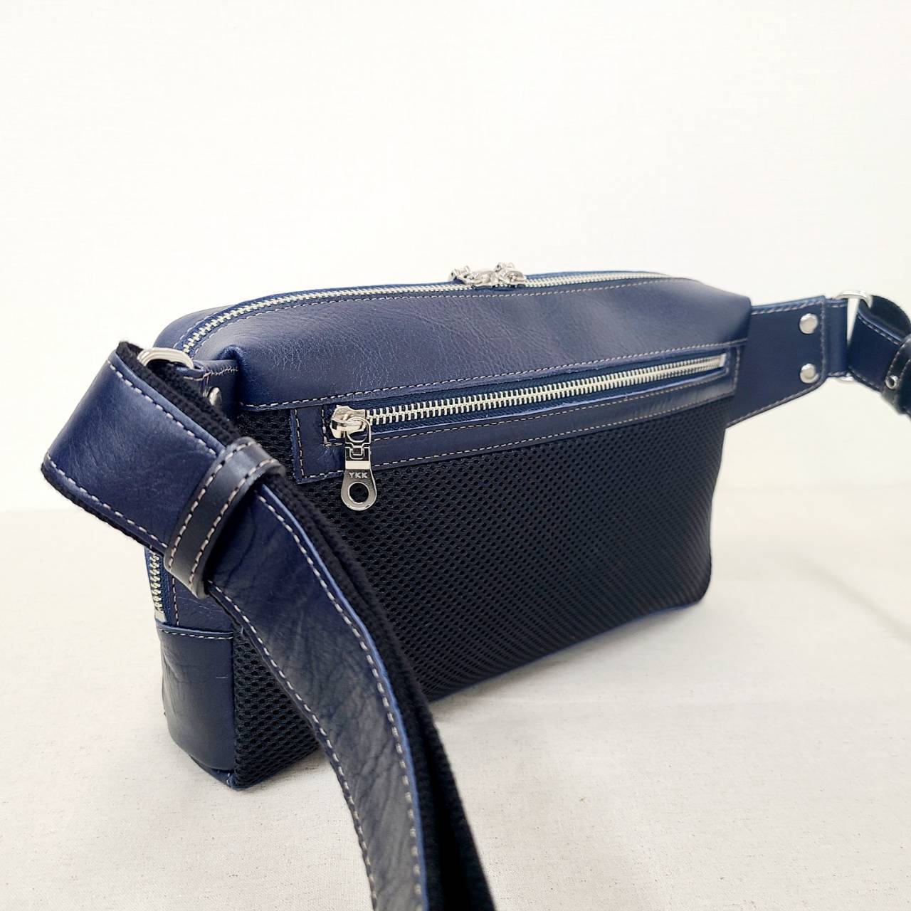 かばん屋さんのボディバッグ（ネイビー）dragon factory