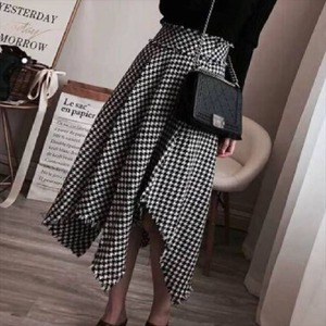 【送料無料】 ロングスカート スカート アシンメトリー ロング ロング丈 ミモレ丈 フレア Aライン シンプル ハイウエスト かわいい 大人可愛い きれいめ カジュアル 大人 上品 おしゃれ お洒落 レトロ こなれ感 コンサバ系 ラフ モード系 エレガント 千鳥格子 秋 30代 40代 レディース 女性用 ママ デート お出かけ お呼ばれ 休日 お茶会 女子会 授業参観 着回し 普段使い 重ね着 韓国 韓国系 ファッション コーデ スタイル 楽ちん 体型カバー 定番 S M L XL 黒 ブラック