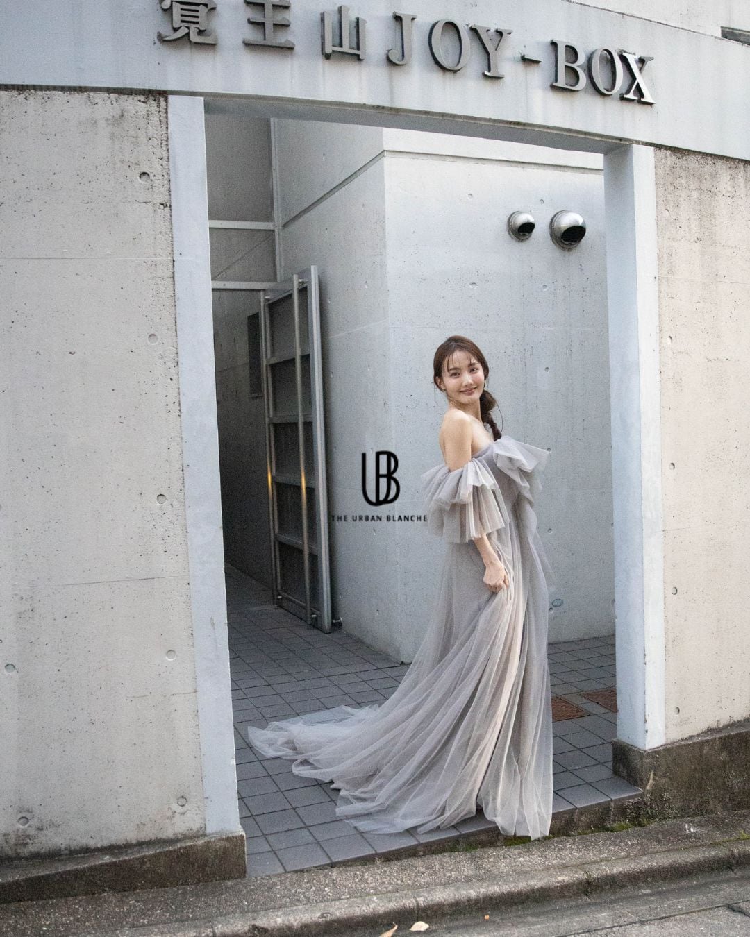 NEW ARRIVAL CD77】 新作入荷 /2WAY 袖取り外し可能 カラードレス 挙式