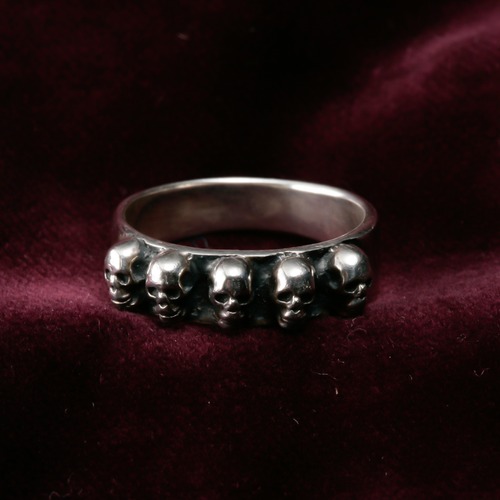 5 Skull Ring