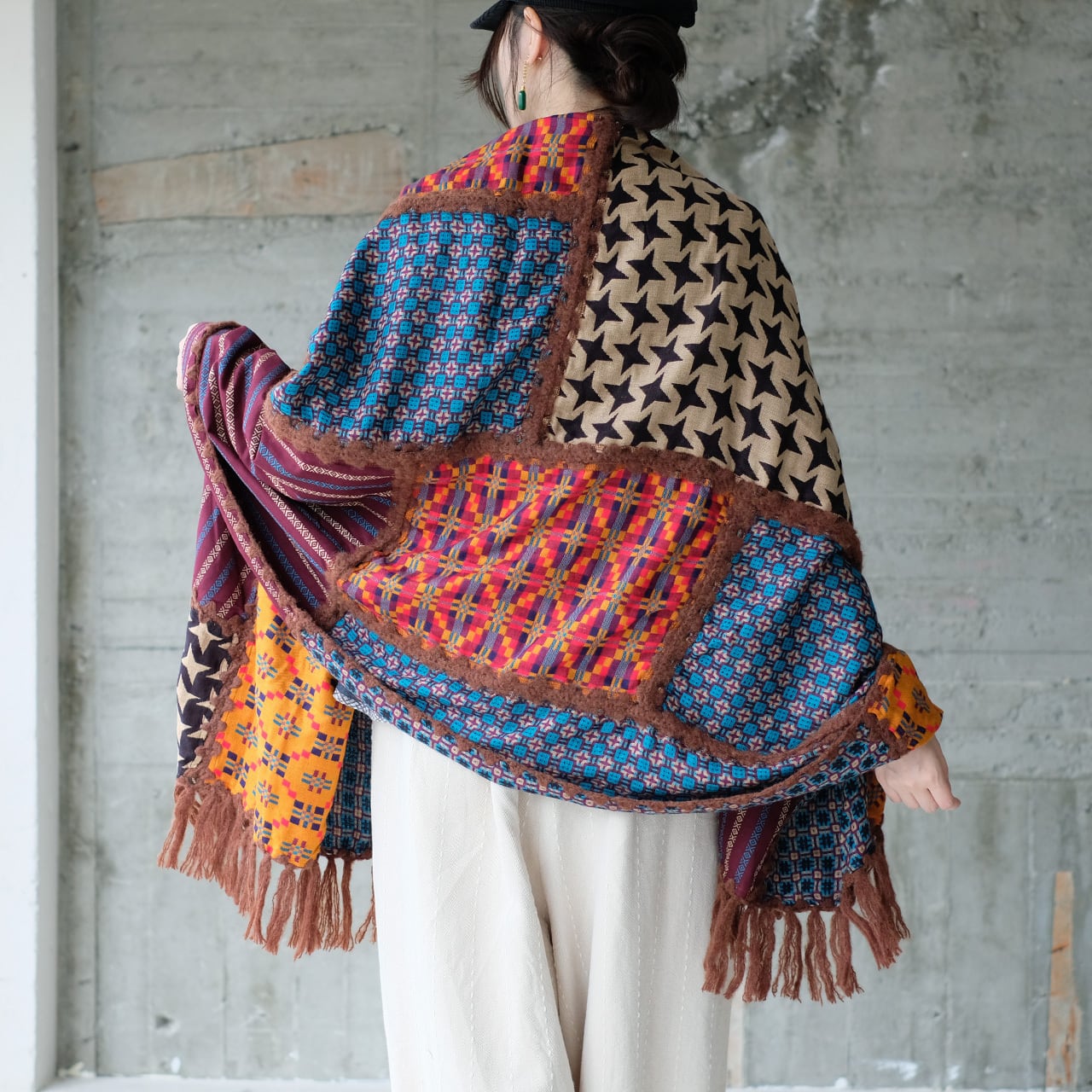 復刻再販】主役級マフラー！柄生地パッチワーク大判ストール（22w-18