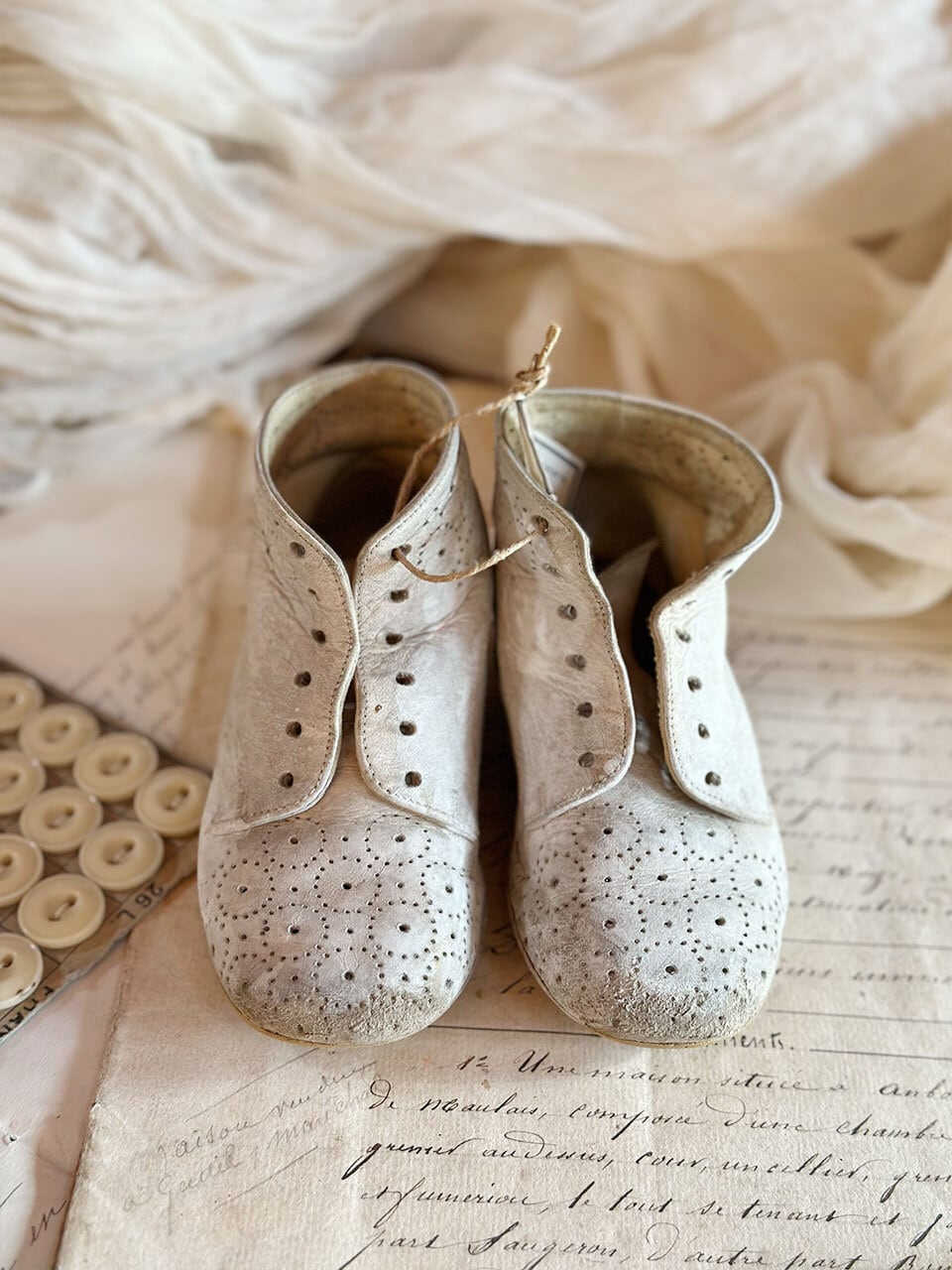 ベビーシューズ 子供靴 ホワイトペイント | Brocante de La Cocotte