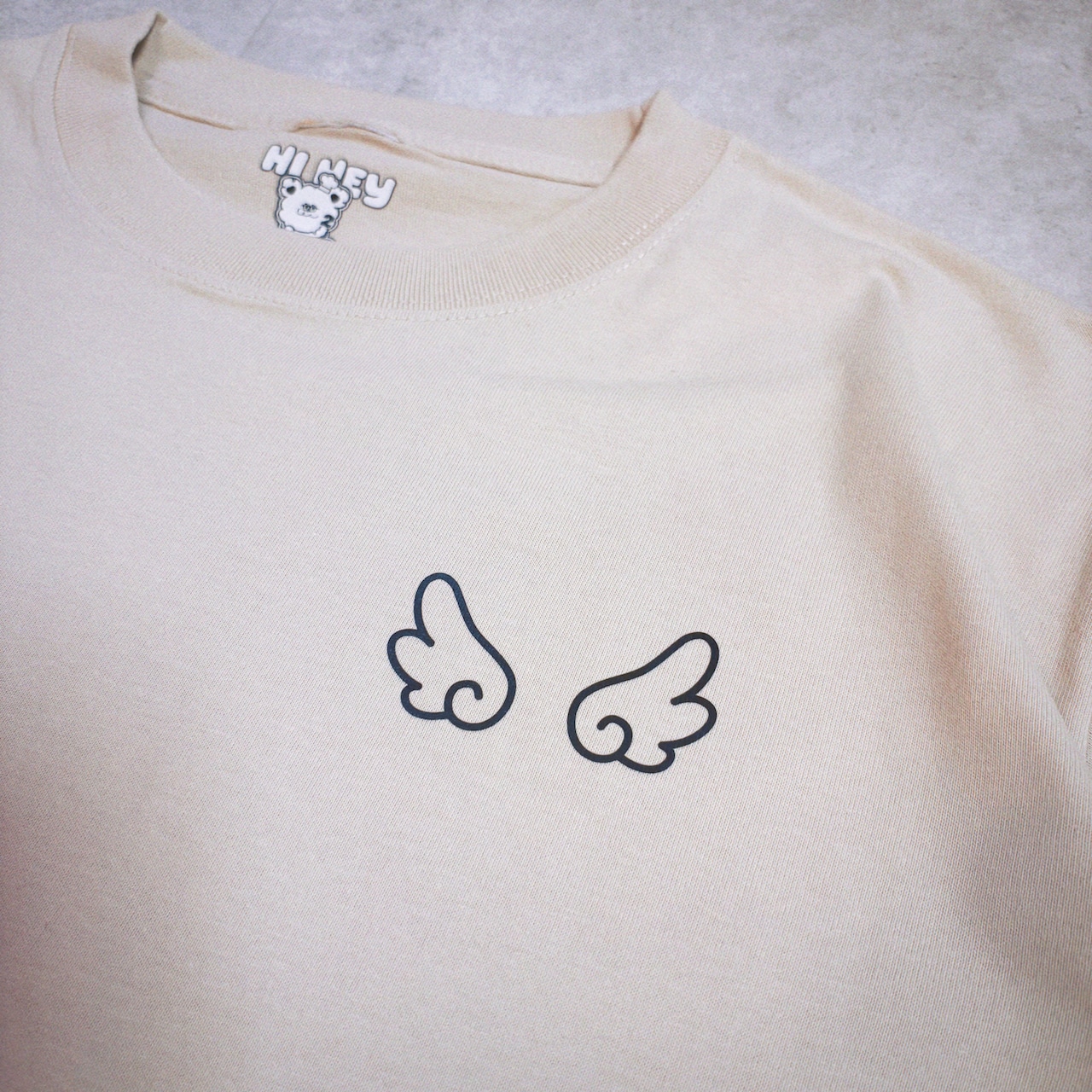 【背中に羽が生えました。】天使の羽 Tシャツ｜Hoooさん 立体刺繍 羽付き キャラクターTee - 7