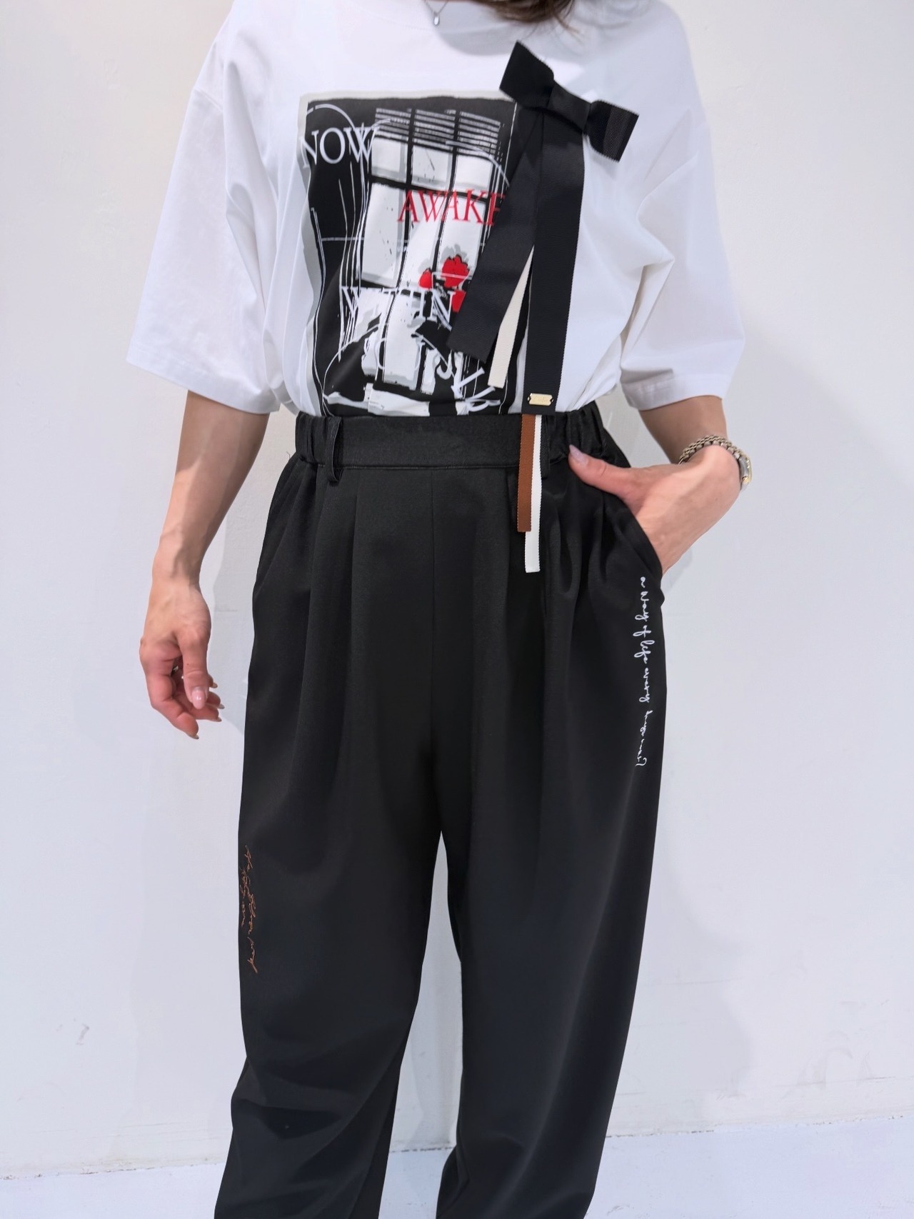 エイミーロウ  Eimee Law モノクロアートptリボンモチーフT
