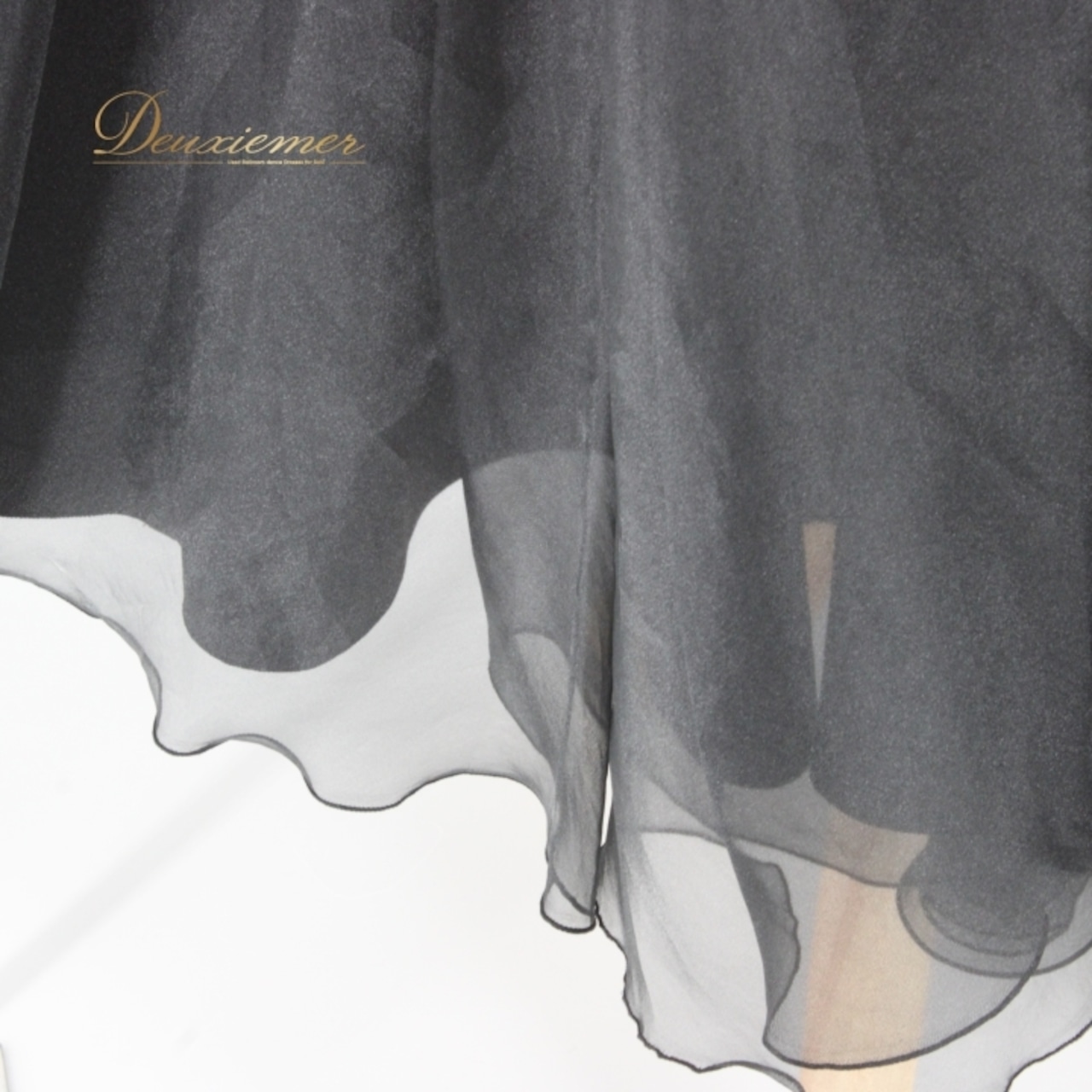 社交ダンス 衣装 スタンダード スカート レッスンウェア レディース 黒 レース ブラック系 無地 シンプル フォーマル 練習着 上品 気品 ポリエステル ポリウレタン 伸縮性 日本製 クラシックブラック 着回し 便利 総丈80.5cm ウエスト33.5cm レディースLサイズ コスチューム ダンスウェア 体型カバー 女性用シルエット 上品デザイン スカートスタイル フェミニンモード クリエイティブ コーディネート