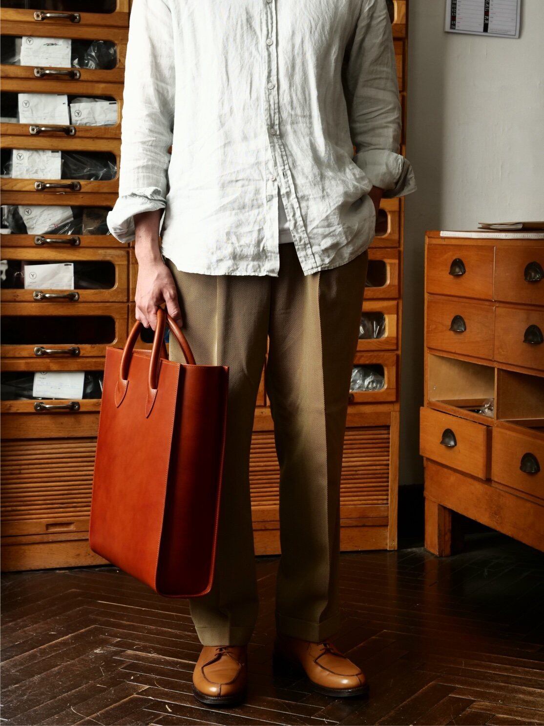 SOLE OPTION】KEW / BROWN / Leather Tote Large | UNION WORKS ONLINE