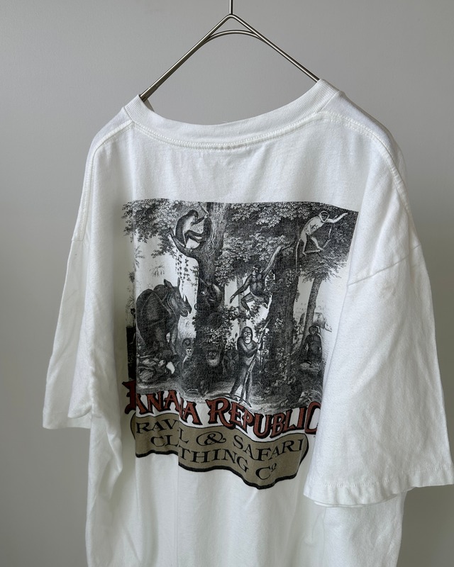 -BANANA REPUBLIC- Vintage 80s-90s Safari T-shirt