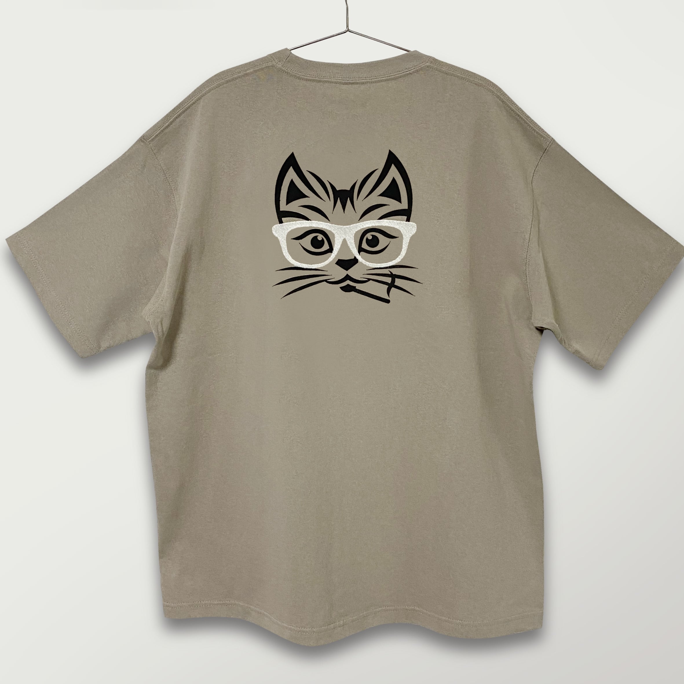 刺繍＆ステンシル☆半袖T-shirt／猫と眼鏡。