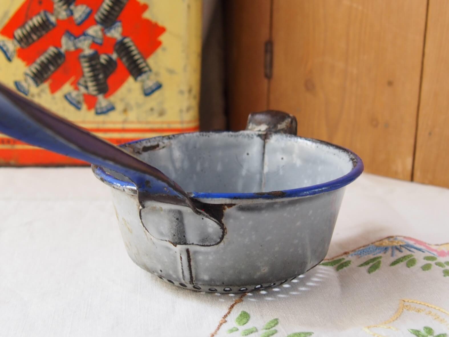 イギリスアンティーク ストレーナー ホーロー製水切り | Bonny Bee