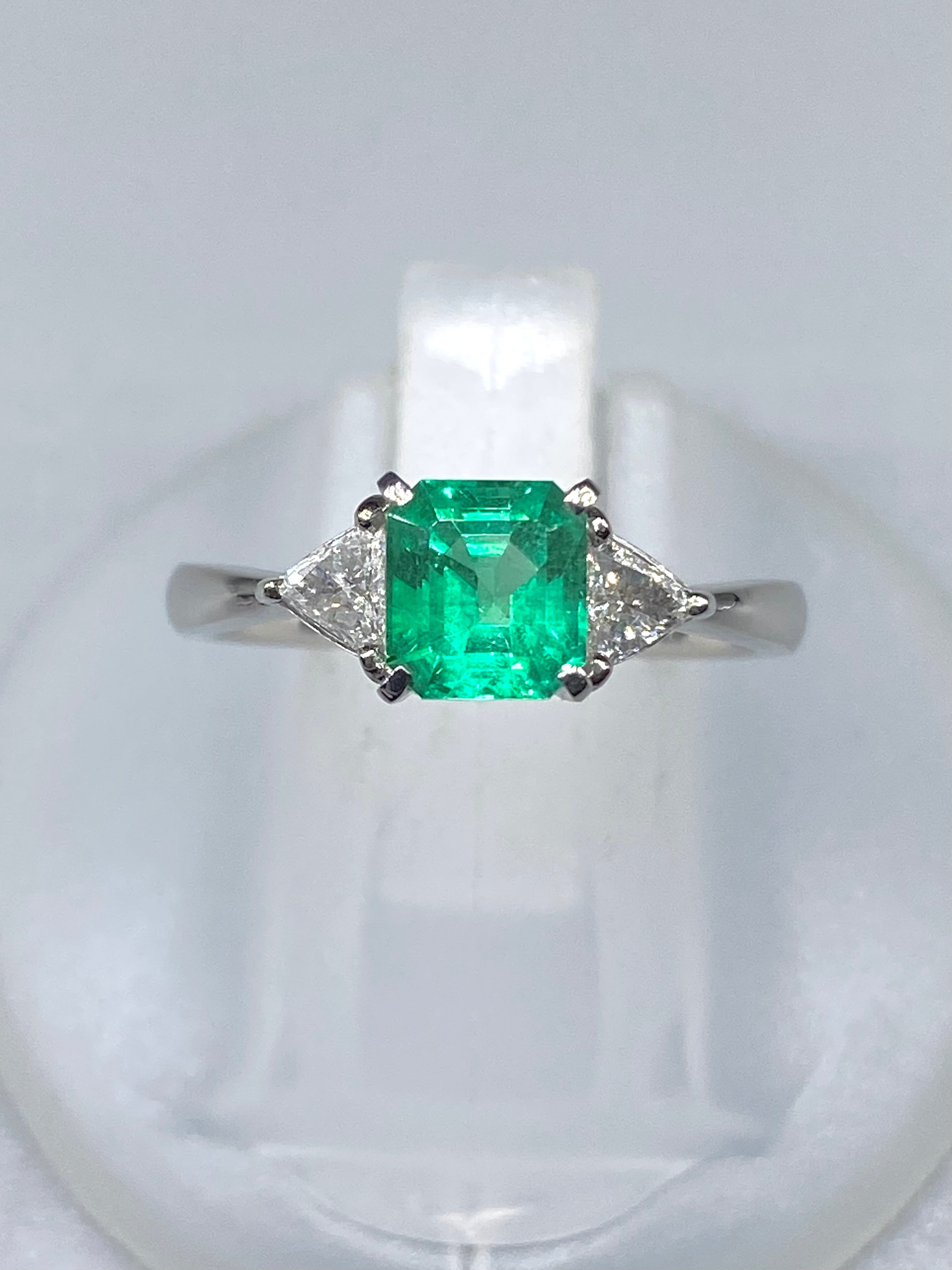 エメラルド 0.93ct / ダイヤモンド 計0.198ct Pt900 リング 12号 エメラルド 0.93ct / ダイヤモンド 計0.198ct Pt900 リング 12号