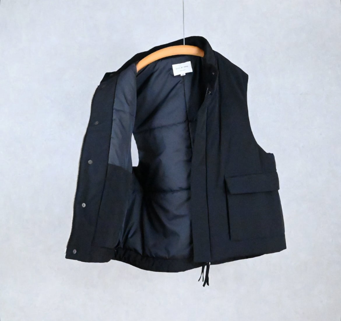 25AW》【STILL BY HAND】STAND COLLAR PADDED VEST スティルバイハンド
