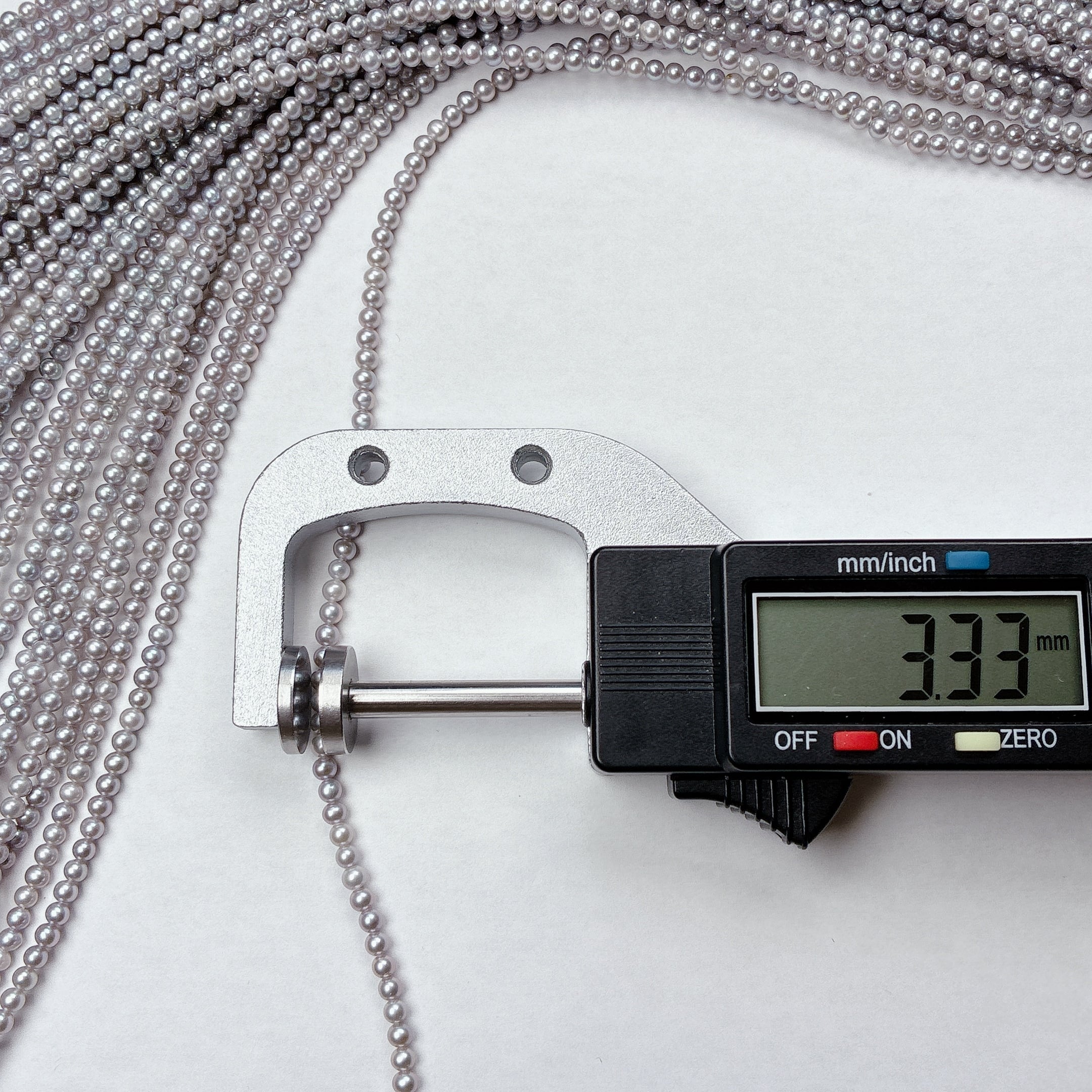【シックで洗練】3.5mmの極小サイズ！アクセサリー上級者向けグレー淡水パール（セミラウンド/39-40cm）｜ P0006