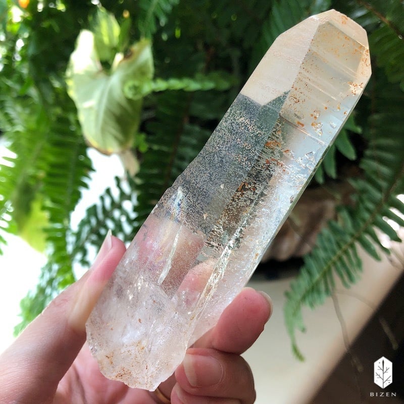 ザンビア産 サクリファイス クリスタルポイント ザンビアクォーツ | BIZEN Crystals