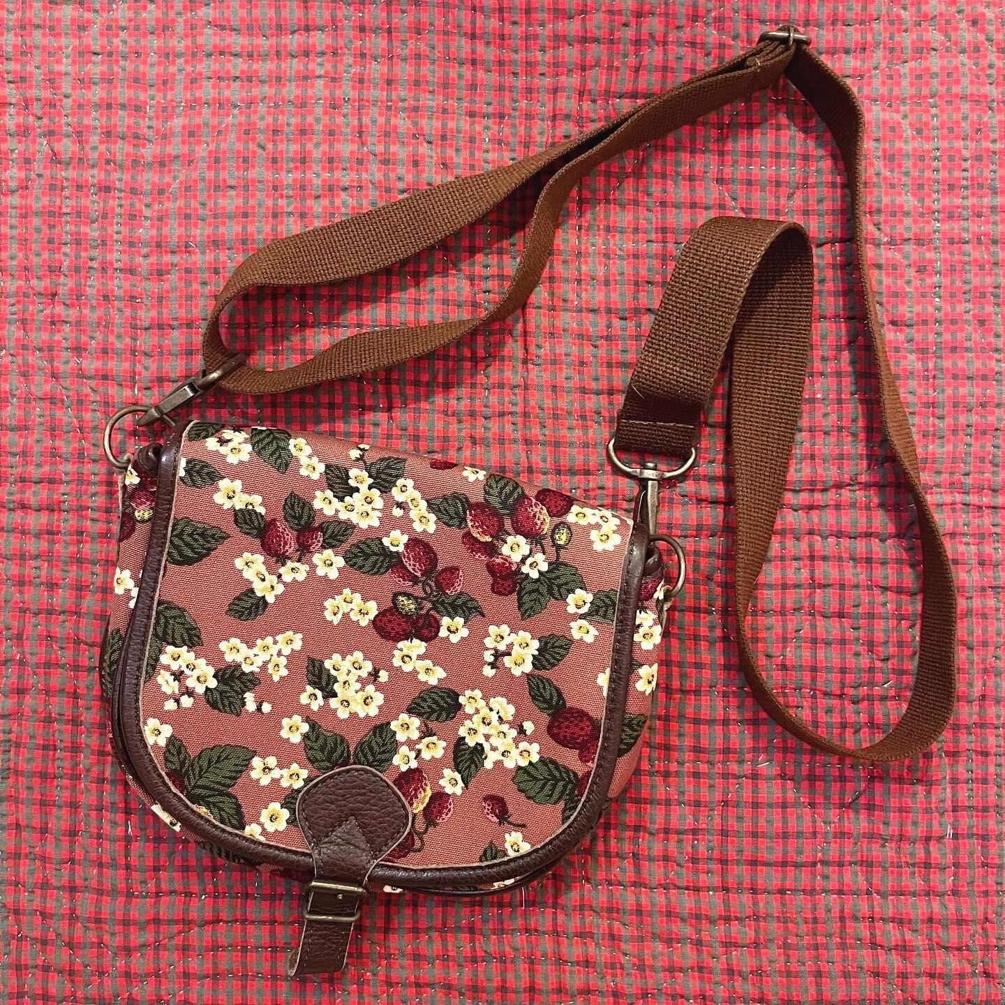 KETTY / strawberry shoulder bag