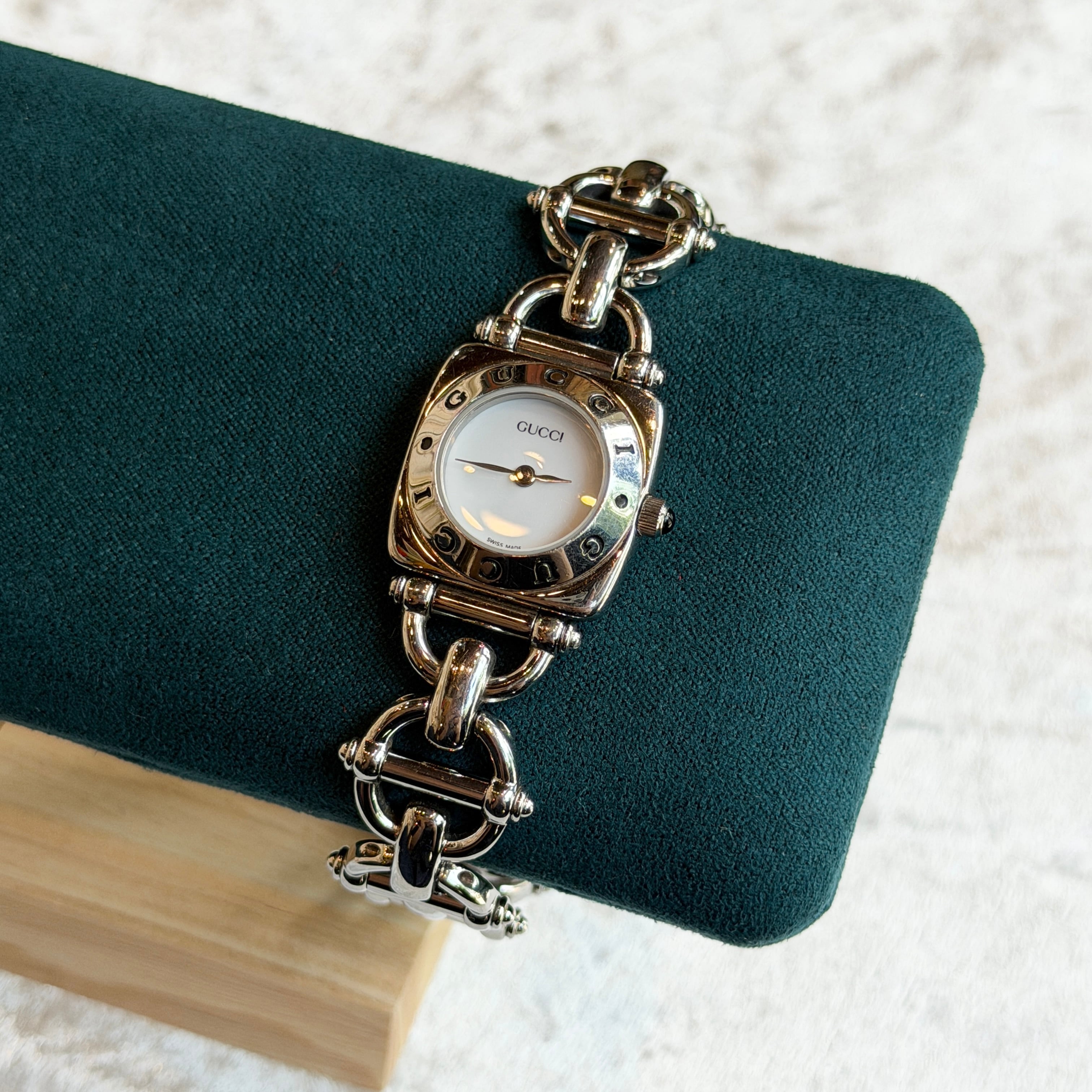 GUCCI 1900L bangle watch | CHIMI VINTAGE