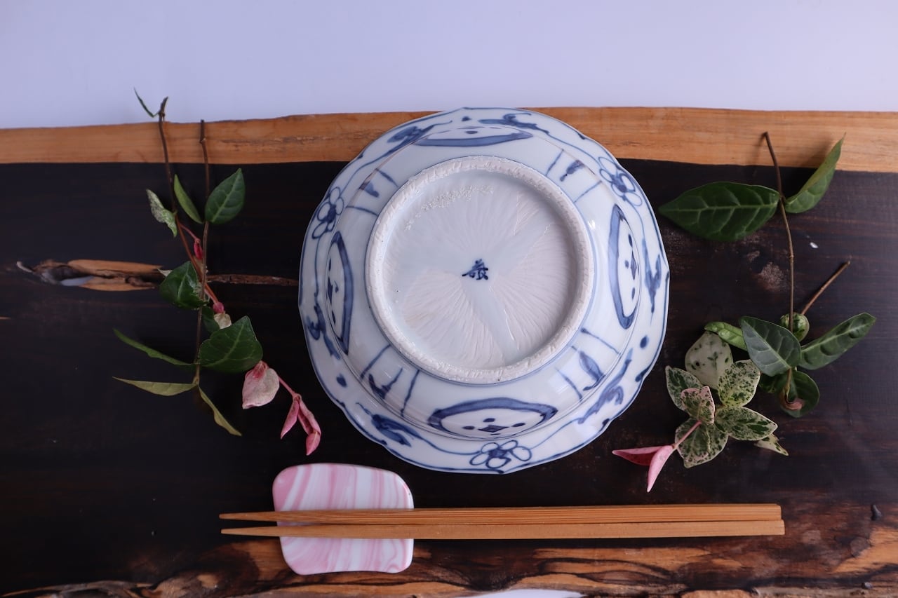 古染付　芙蓉手　兜鉢　中国明時代　茶道 中国 古染付 芙蓉手兜鉢【A】 虫 - ANTIQUE belle WEB SHOP